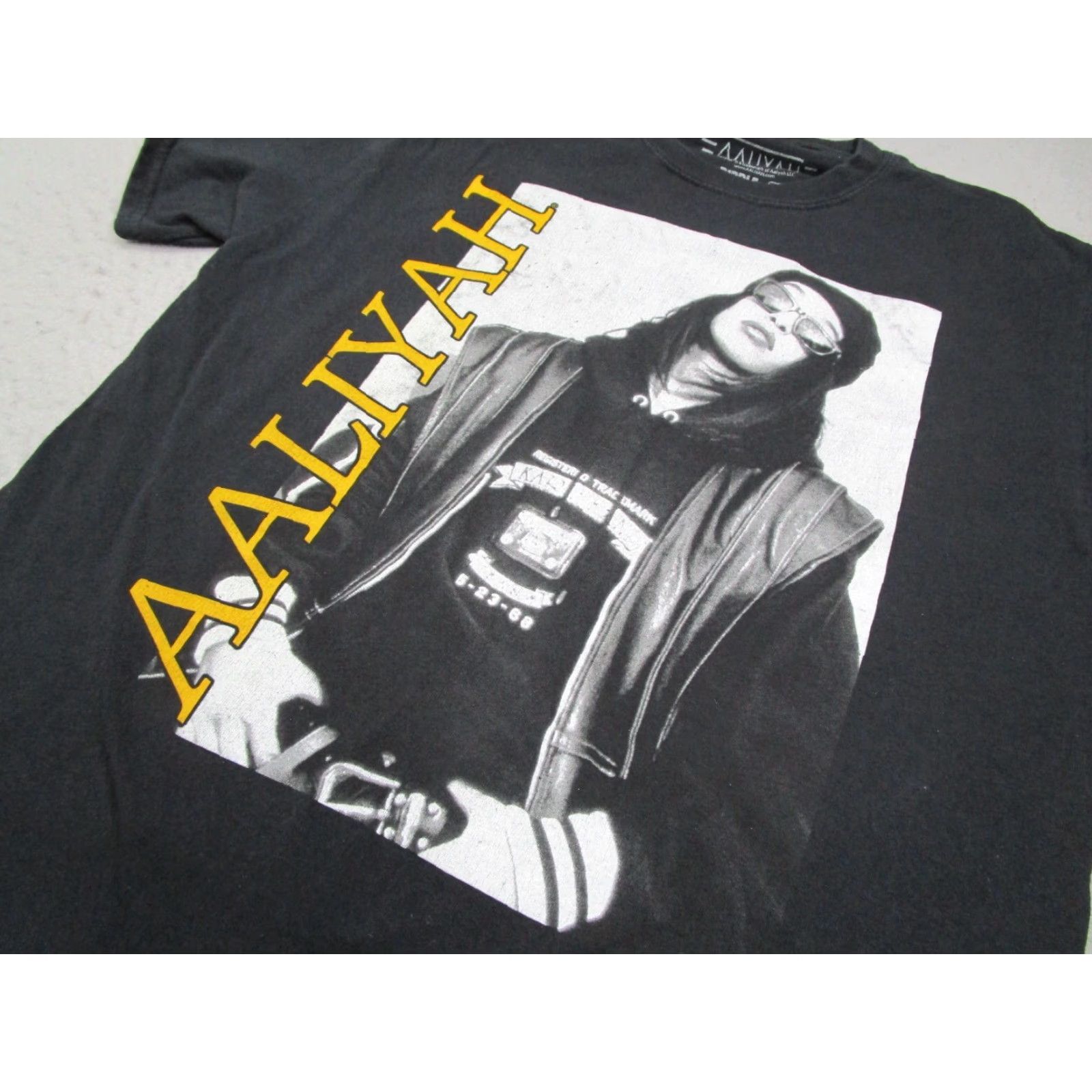 Ripple Junction Aaliyah Ripple Junction Shirt Medium Black RIP Portrait Short Sleeve Retro Mens Size US M / EU 48-50 / 2 - 2 Thumbnail