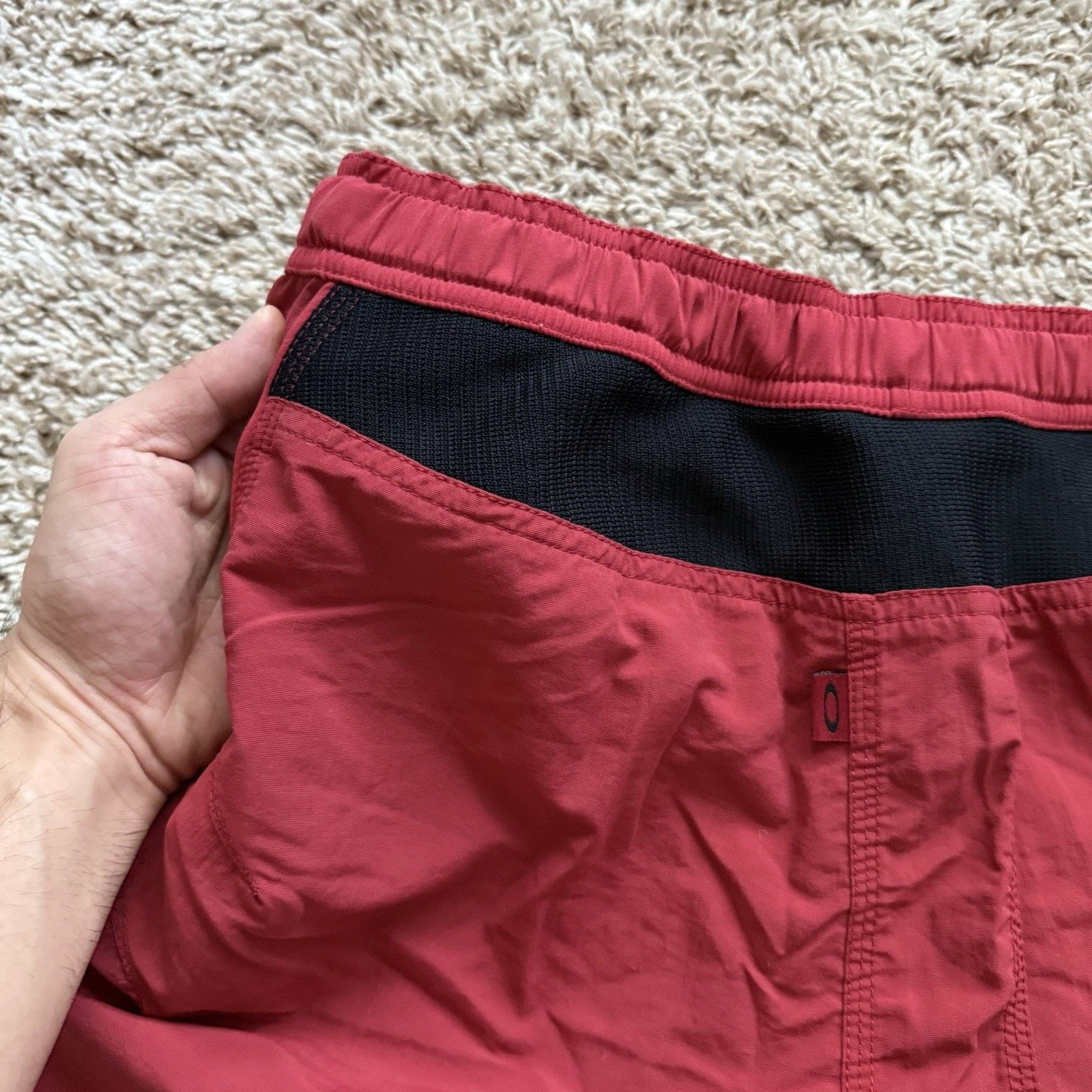 Oakley × Vintage Vintage Oakley Y2K Utility Tactical Red Cargo Shorts Baggy Size US 32 / EU 48 - 9 Thumbnail