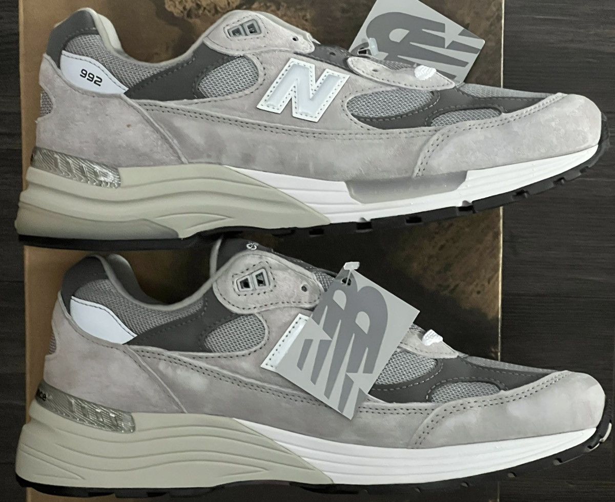 New Balance New Balance 992 GY US 10M Size US 10 / EU 43 - 3 Thumbnail