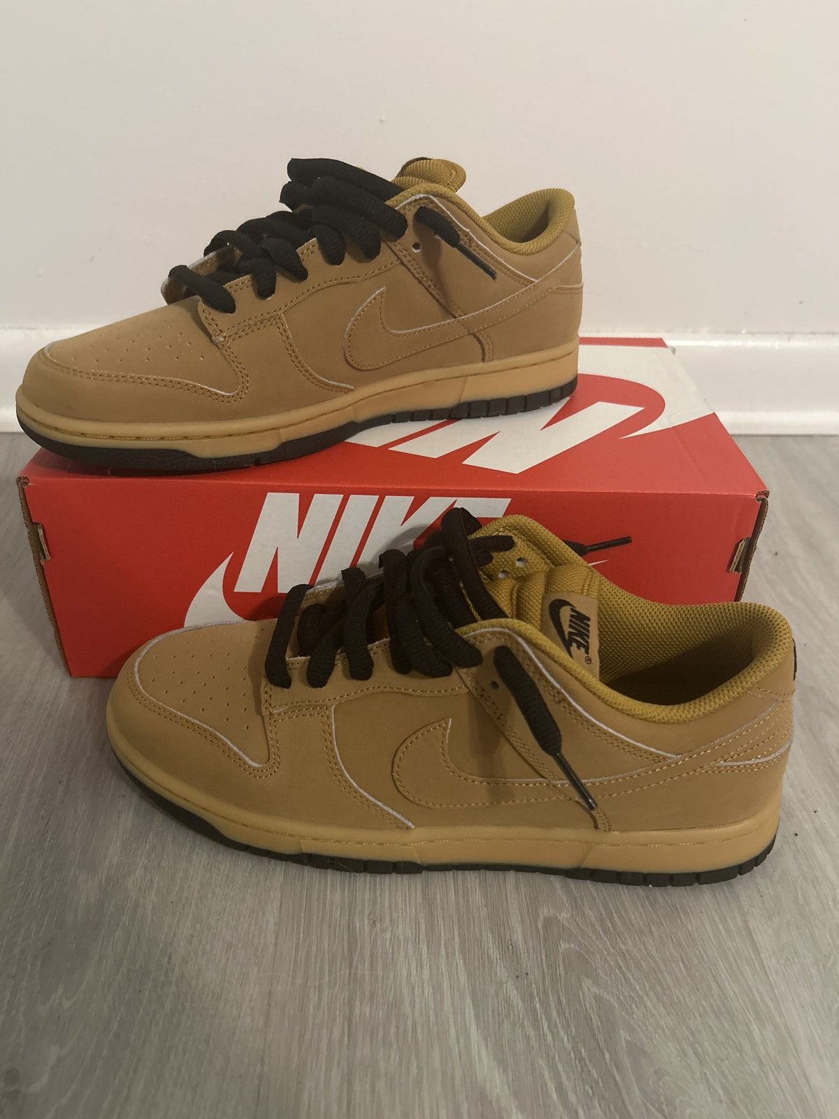 Nike Nike Dunk Low Retro SE Wheat Size US 9 / EU 42 - 2 Thumbnail
