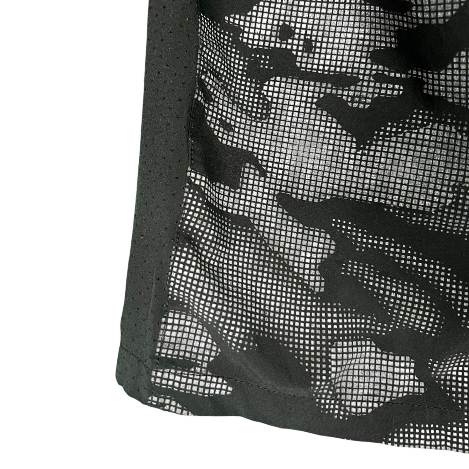 Gap Gap Fit Men's Medium Gray Black Camo 5.5" Inseam Gym Shorts Size US 32 / EU 48 - 3 Thumbnail