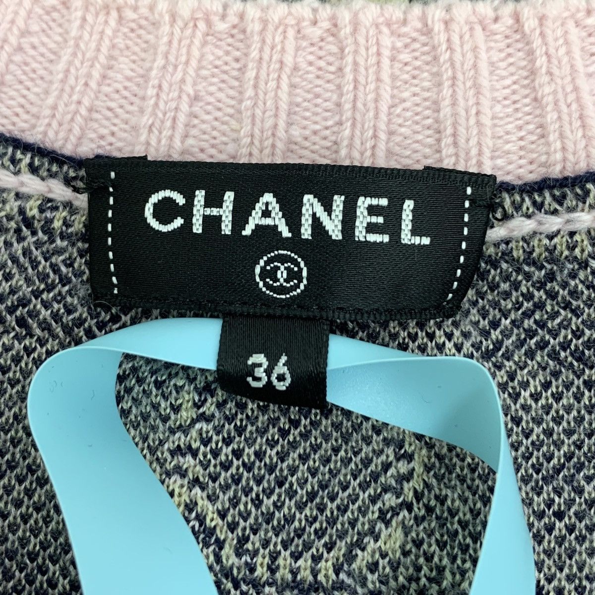 Chanel Chanel Cashmere V-neck Short Sleeve Knitted Dress K26WX Size XS / US 0-2 / IT 36-38 - 5 Thumbnail