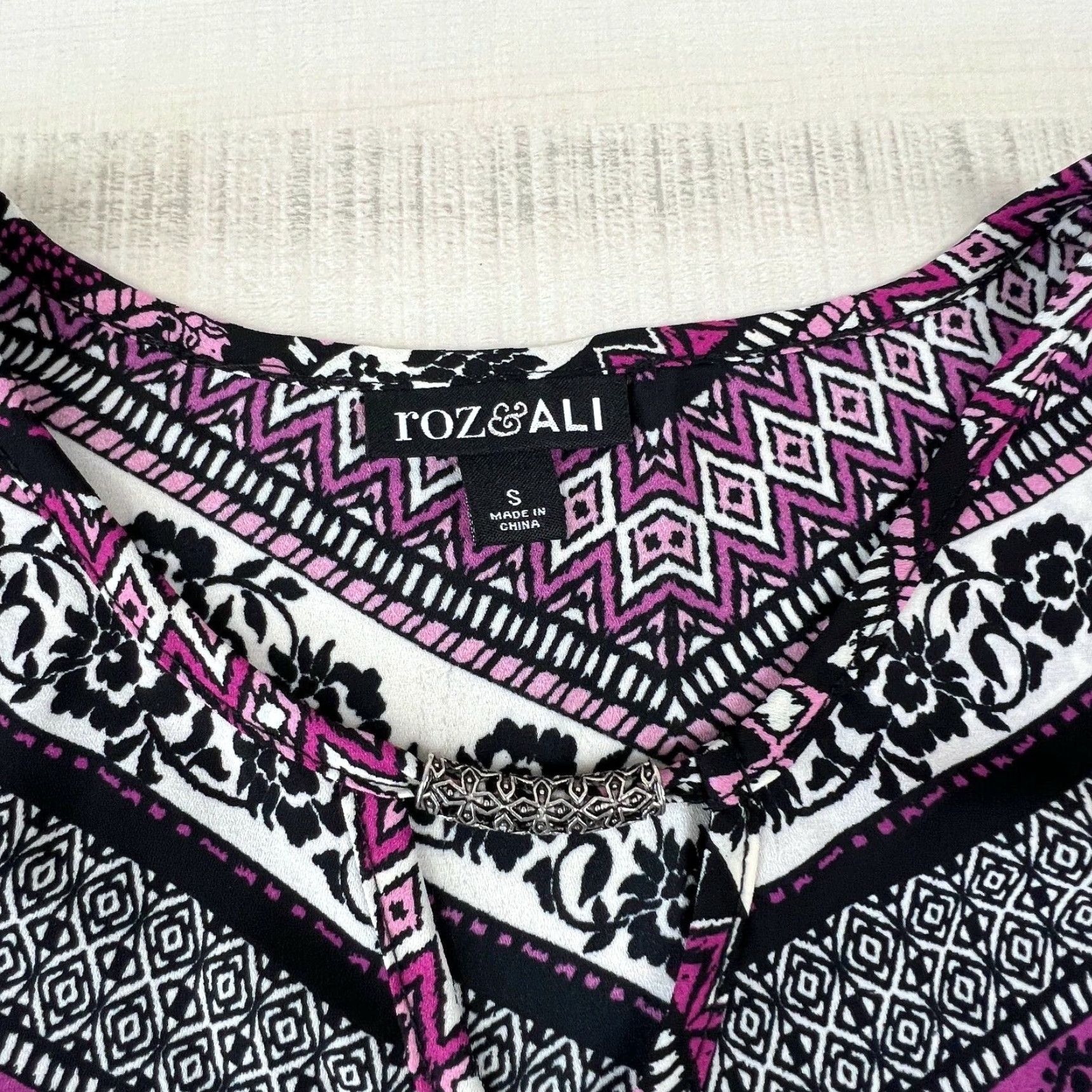 Vintage Roz & Ali Women's Small Purple 3/4 Sleeve Asymmetrical Flowy Blouse Top Size S / US 4 / IT 40 - 3 Thumbnail