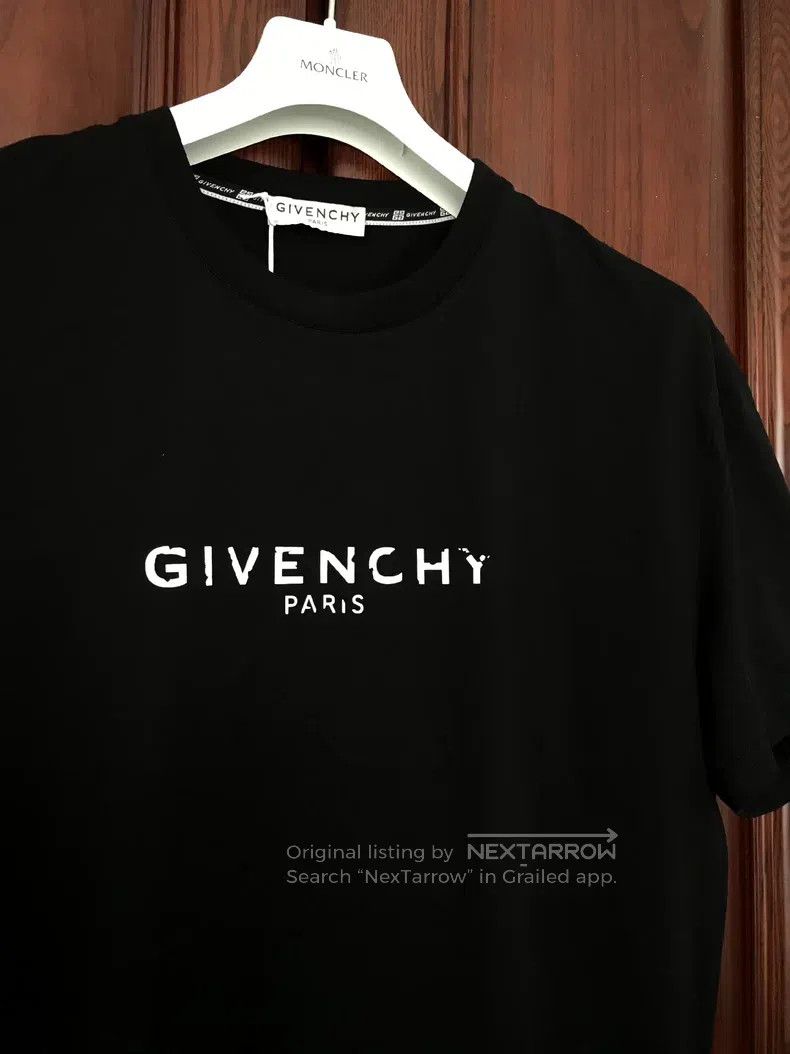 Givenchy Givenchy SizeXXXL Letter Short Sleeve Size US M / EU 48-50 / 2 - 4 Thumbnail