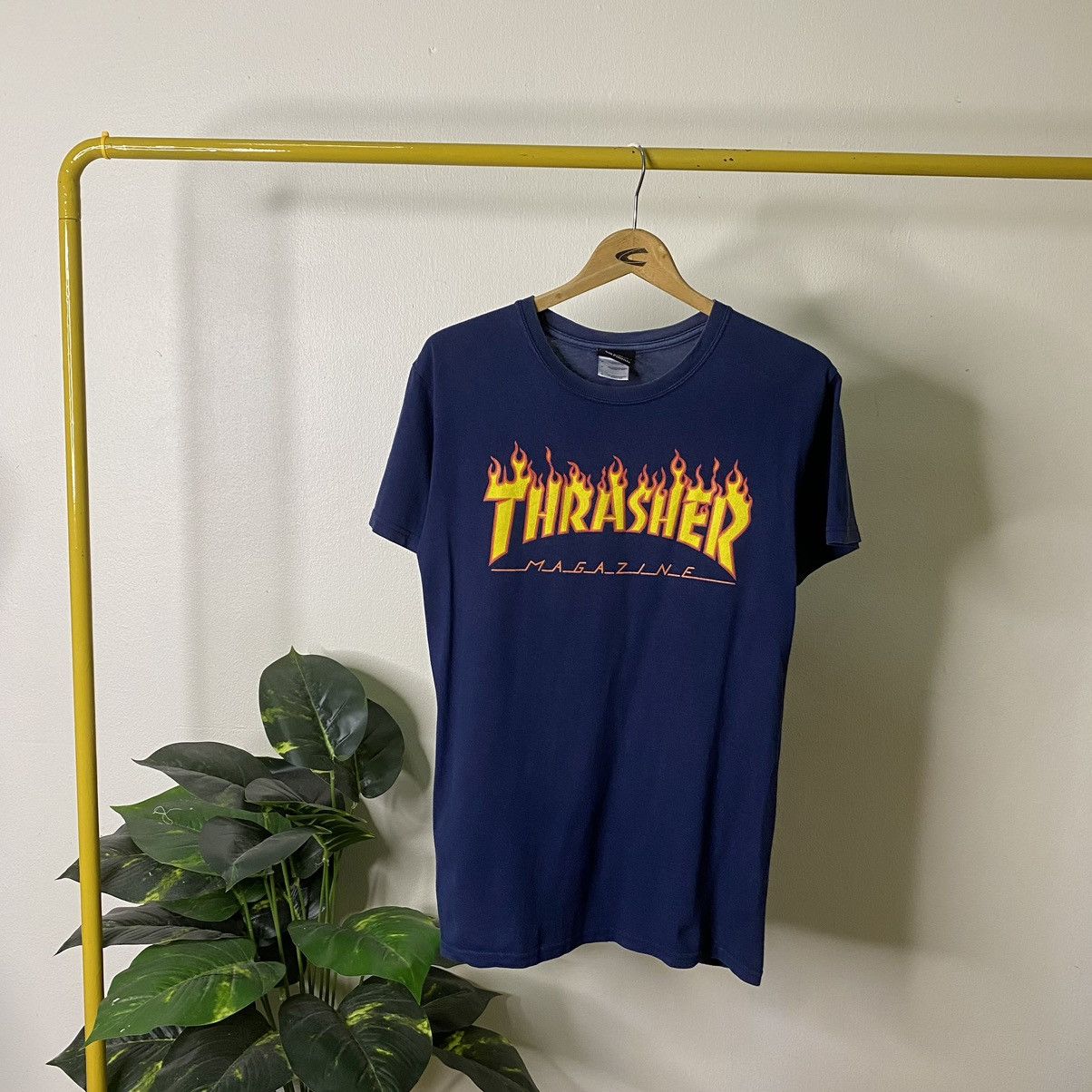 Thrasher × Vintage Vintage 2000s Thrasher Magazine Skateboard Tee Size US S / EU 44-46 / 1 - 1 Thumbnail