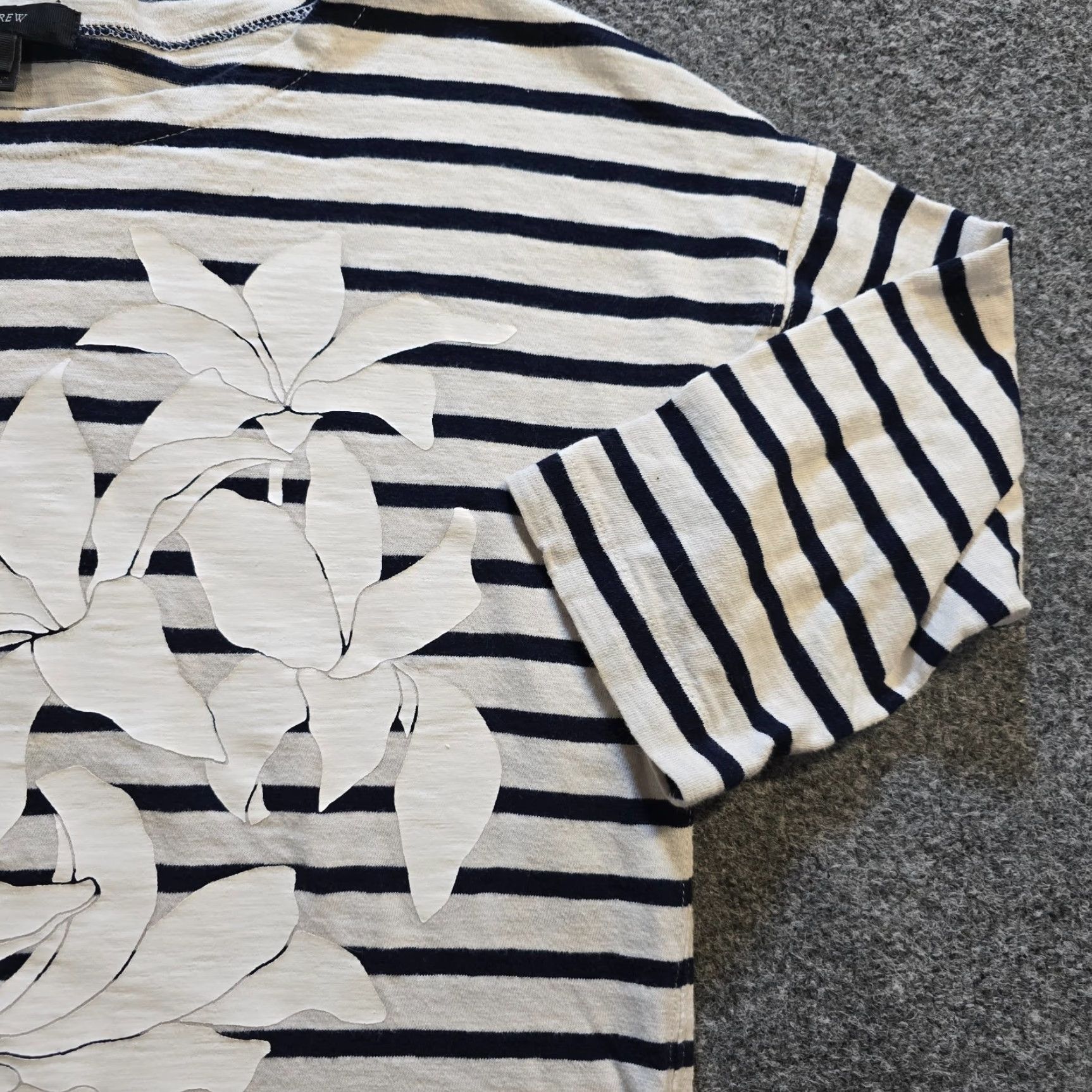 J.Crew J.CREW Top Womens Size S Blue White Striped Floral Nautical Casual T-Shirt Knit Cotton Regular Sailor Style Mens? Size S / US 4 / IT 40 - 4 Thumbnail