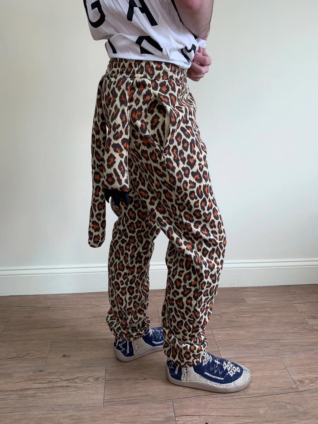 Adidas × Jeremy Scott Adidas x Jeremy Scott - Leopard Print Sweat Jogger Pants Size US 28 / EU 44 - 10 Thumbnail