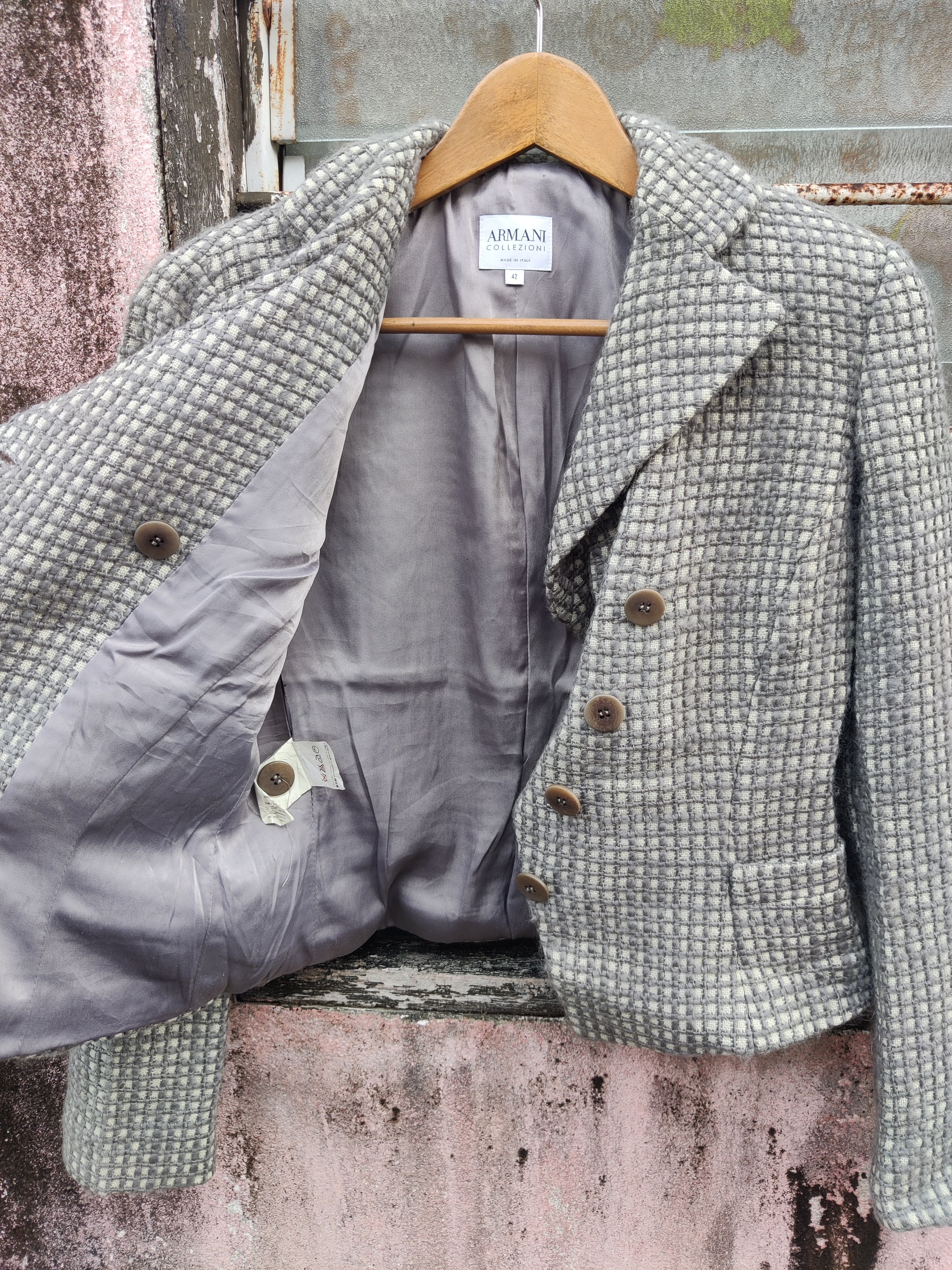 Armani 🔥Best Offer🔥 Armani Collezioni Italy Tweed Jacket Size US XS / EU 42 / 0 - 5 Thumbnail