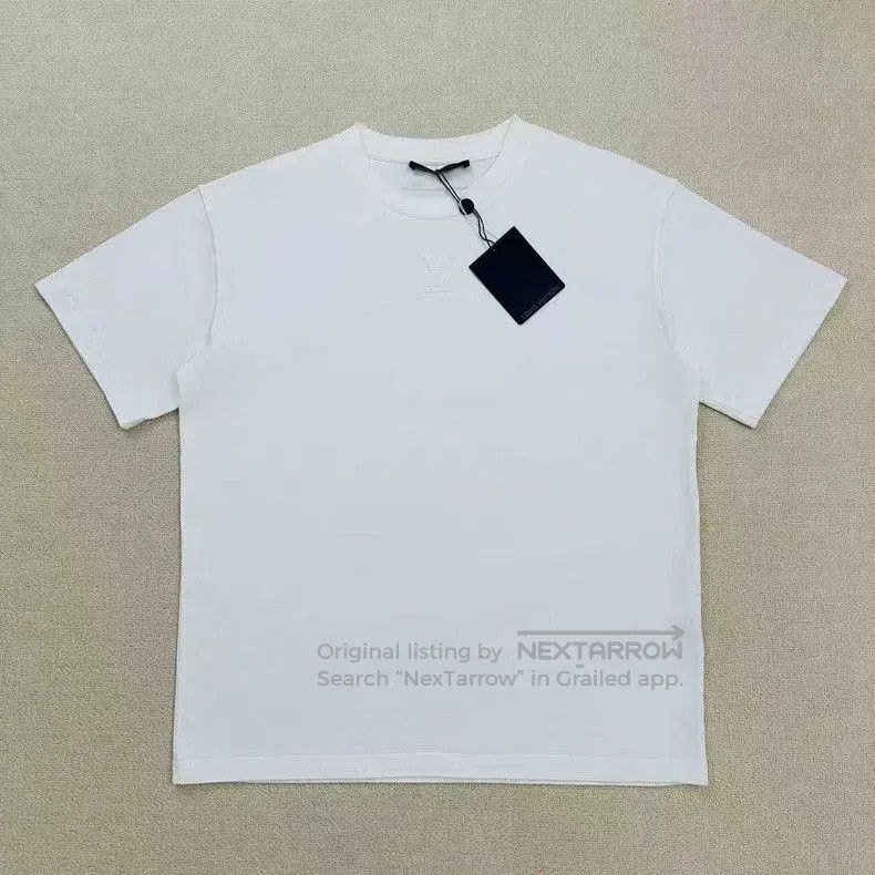Louis Vuitton Louis Vuitton Embossed Logo Short Sleeve Tee. Size US M / EU 48-50 / 2 - 1 Thumbnail