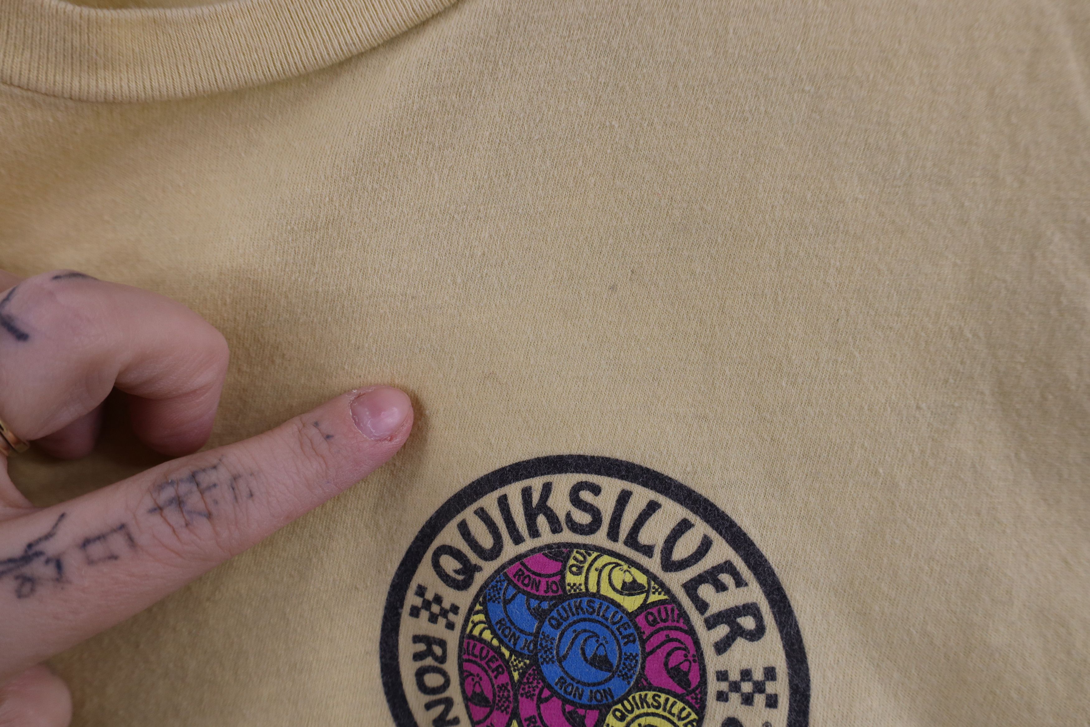 Quiksilver × Vintage Quiksilver x Ron Jon Surf Shop Spell Out Surfing T-Shirt Size US M / EU 48-50 / 2 - 5 Thumbnail
