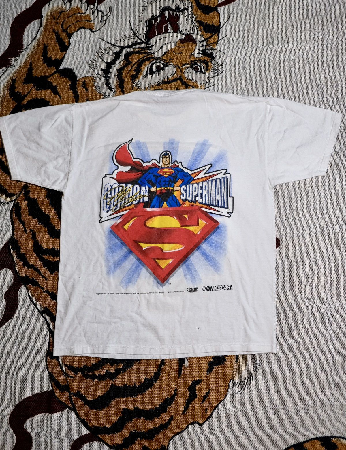 Chase Authentics × NASCAR × Vintage Rare 1999 Vintage Nascar Dupont 24 x Gordon x Superman tee Size US M / EU 48-50 / 2 - 2 Thumbnail