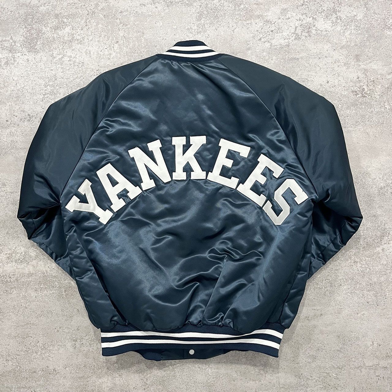 Chalk Line MLB NEW YORK YANKEES SPELL OUT SATIN BOMBER JACKET SIZE M Size US M / EU 48-50 / 2 - 1 Thumbnail