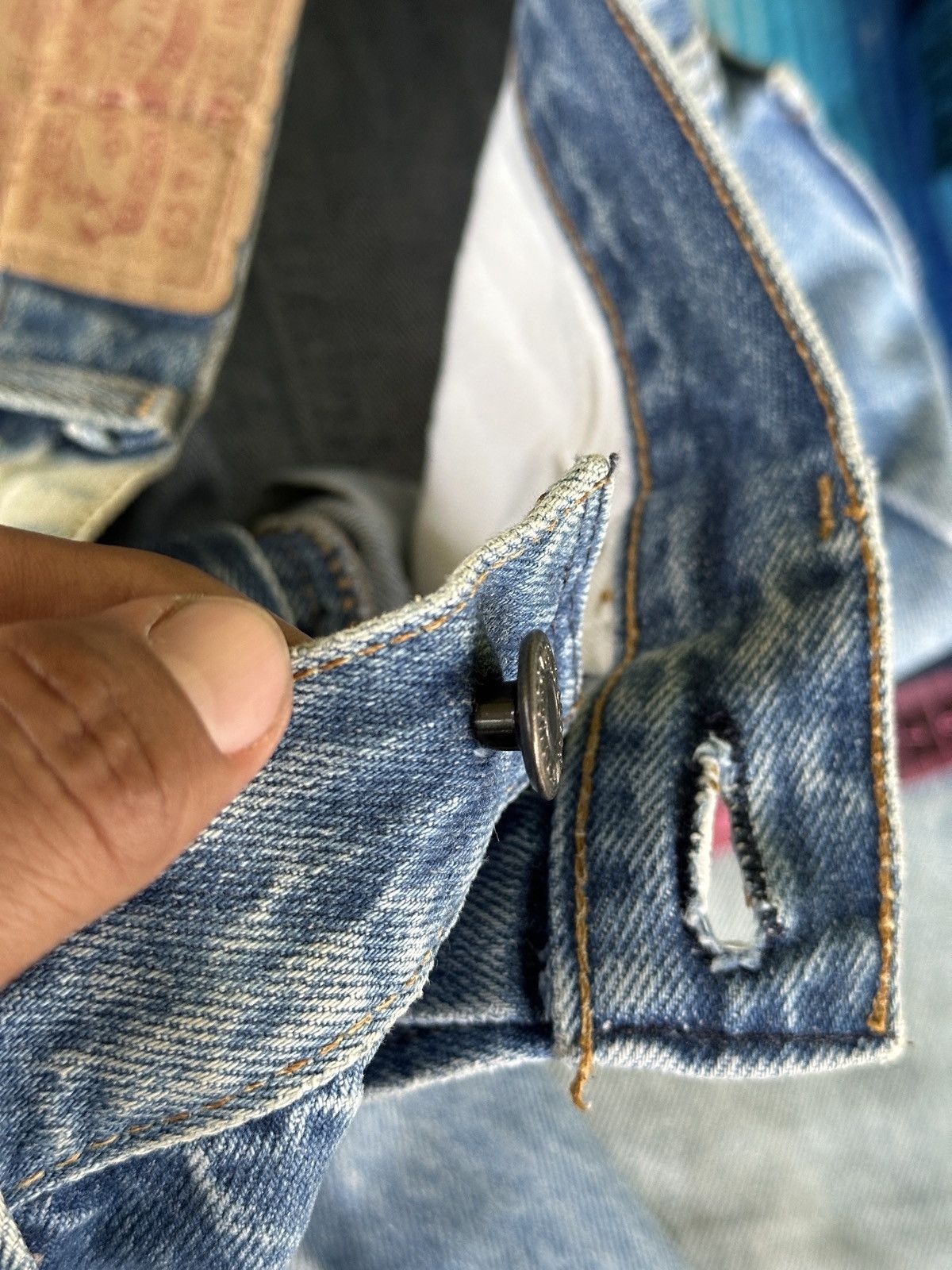 Levi's Distress Vintage Levis 80s Light Wash Black Button 33x44 Size US 33 - 8 Thumbnail