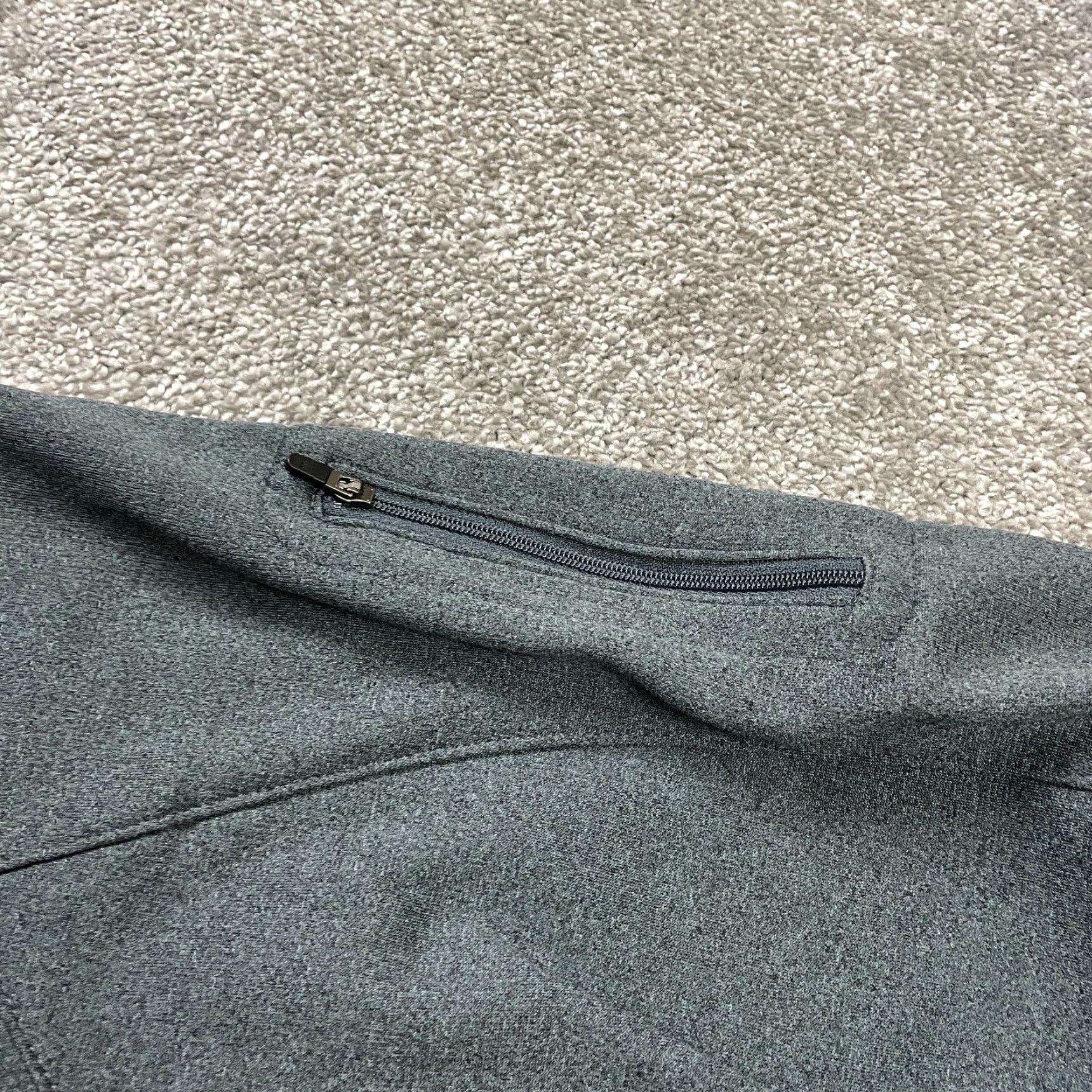 Vintage VINTAGE Sport-Tek Sweatshirt Mens Large Dark Gray Zip Up High Neck Fleece Jacket Outdoor Size US L / EU 52-54 / 3 - 4 Thumbnail