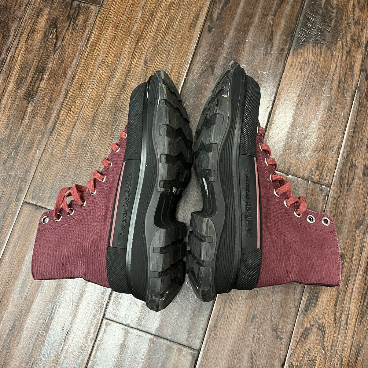 Alexander McQueen Authentic Alexander McQueen Tread Slick Slick High Sneakers Size US 7 / IT 37 - 6 Thumbnail
