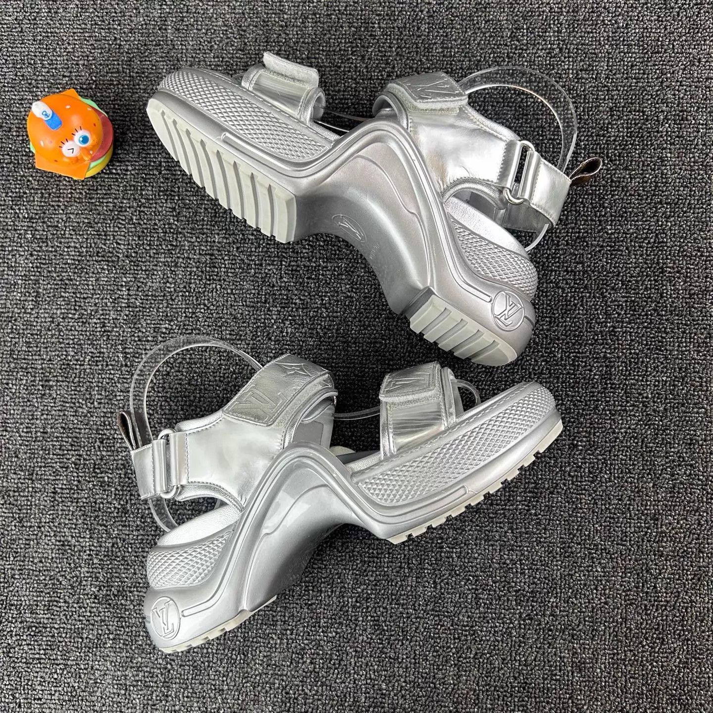 Louis Vuitton LV Silver Monogram Strap Beach Sandals Size 36 HB6720 Size US 5.5 / IT 35.5 - 3 Thumbnail