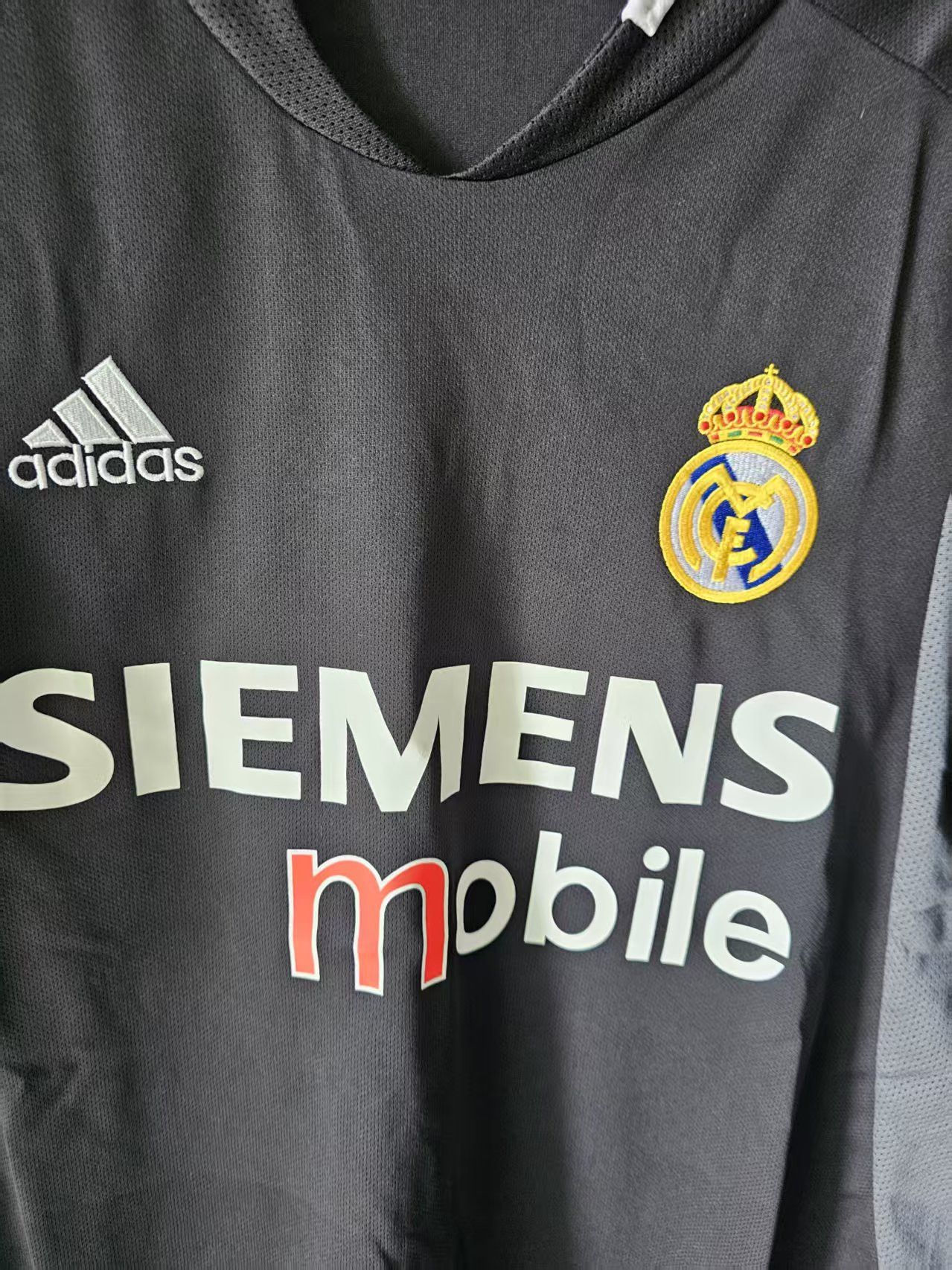 Other 2004 2005 Real Madrid #9 Ronaldo Jersey Size US L / EU 52-54 / 3 - 3 Thumbnail