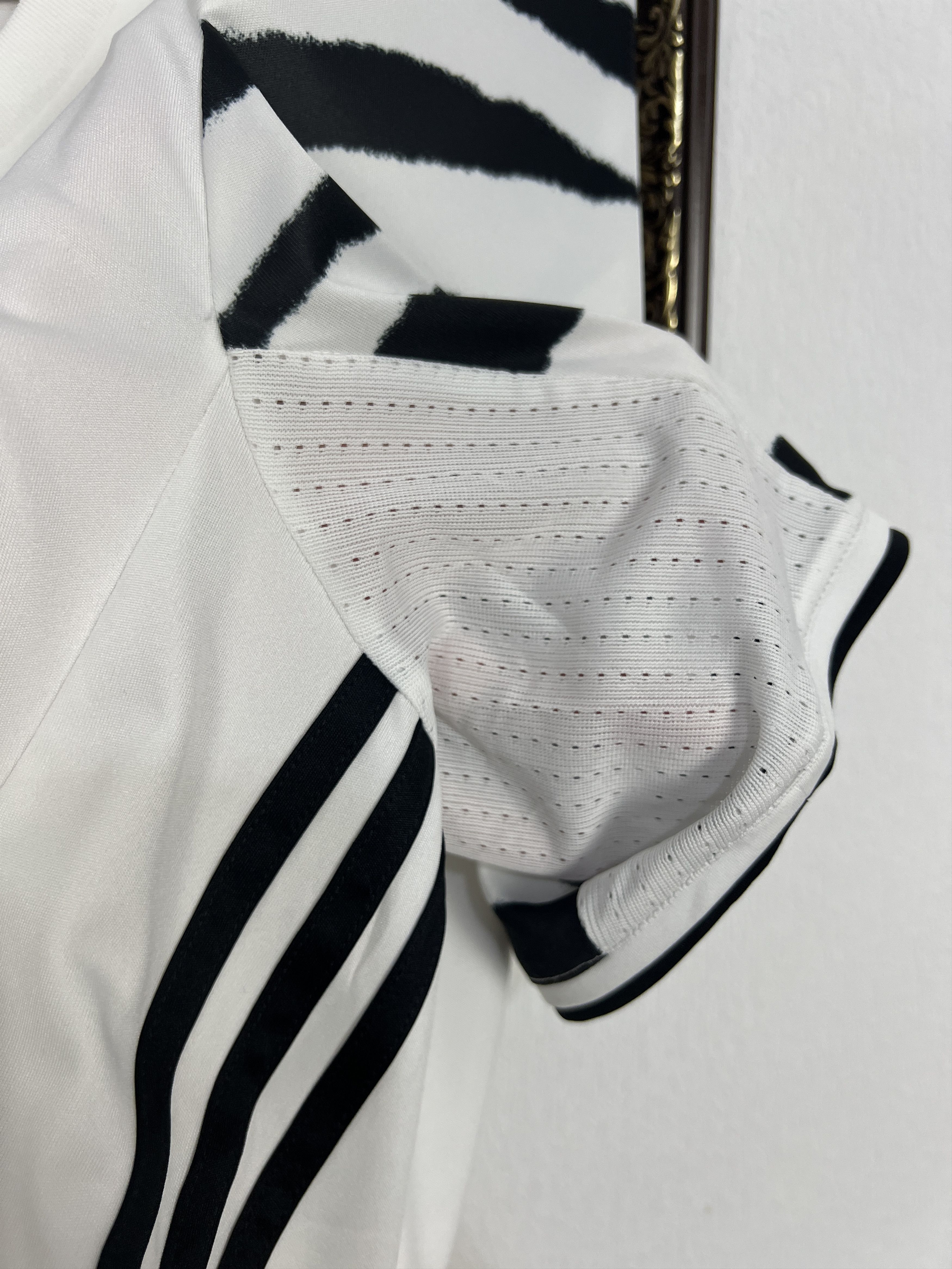 Adidas Juventus 2016 Third Football Shirt #3 Chiellini Adidas Size US L / EU 52-54 / 3 - 6 Thumbnail