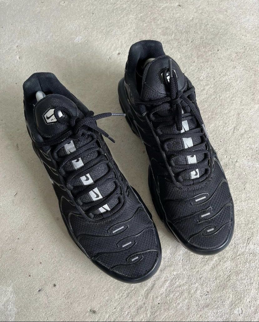 Nike nike tn triple black mini c swoosh reflective air Size US 12 / EU 45 - 7 Thumbnail