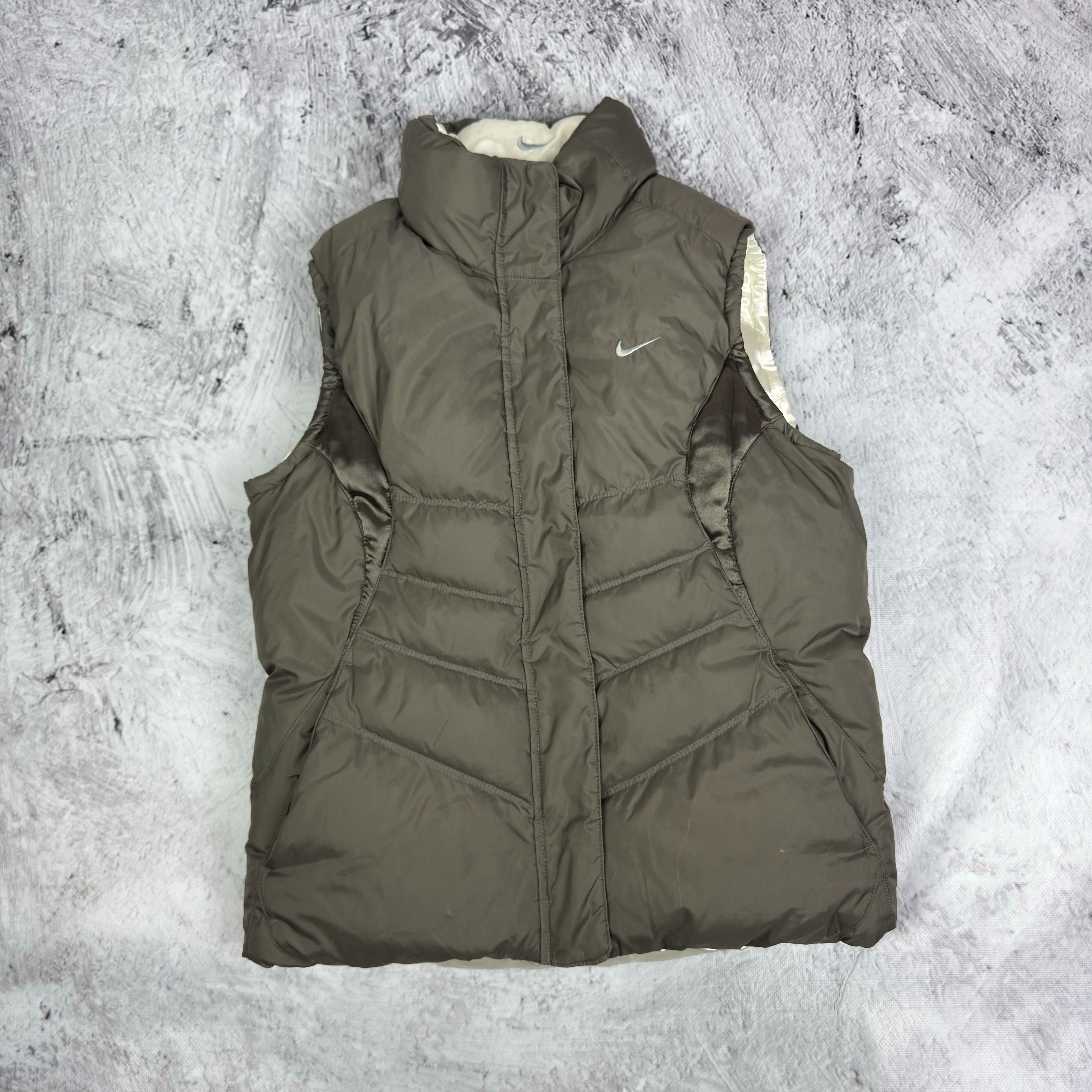 Nike Nike Women's Olive Green Full Zip Reversible Puffer Vest S Size S / US 4 / IT 40 - 1 Thumbnail