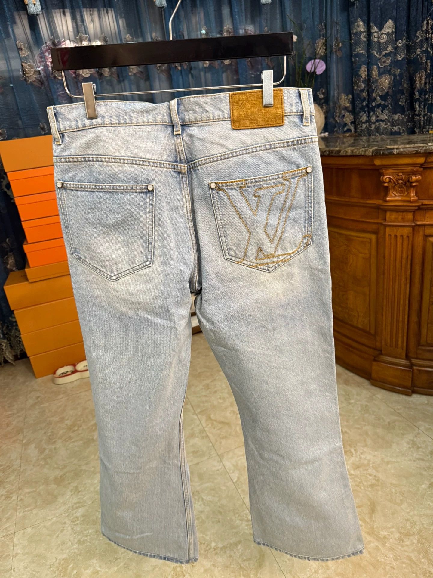 Louis Vuitton LV Bootcut Jeans 32W New Back Logo Embroidery Suede Size US 32 / EU 48 - 2 Thumbnail