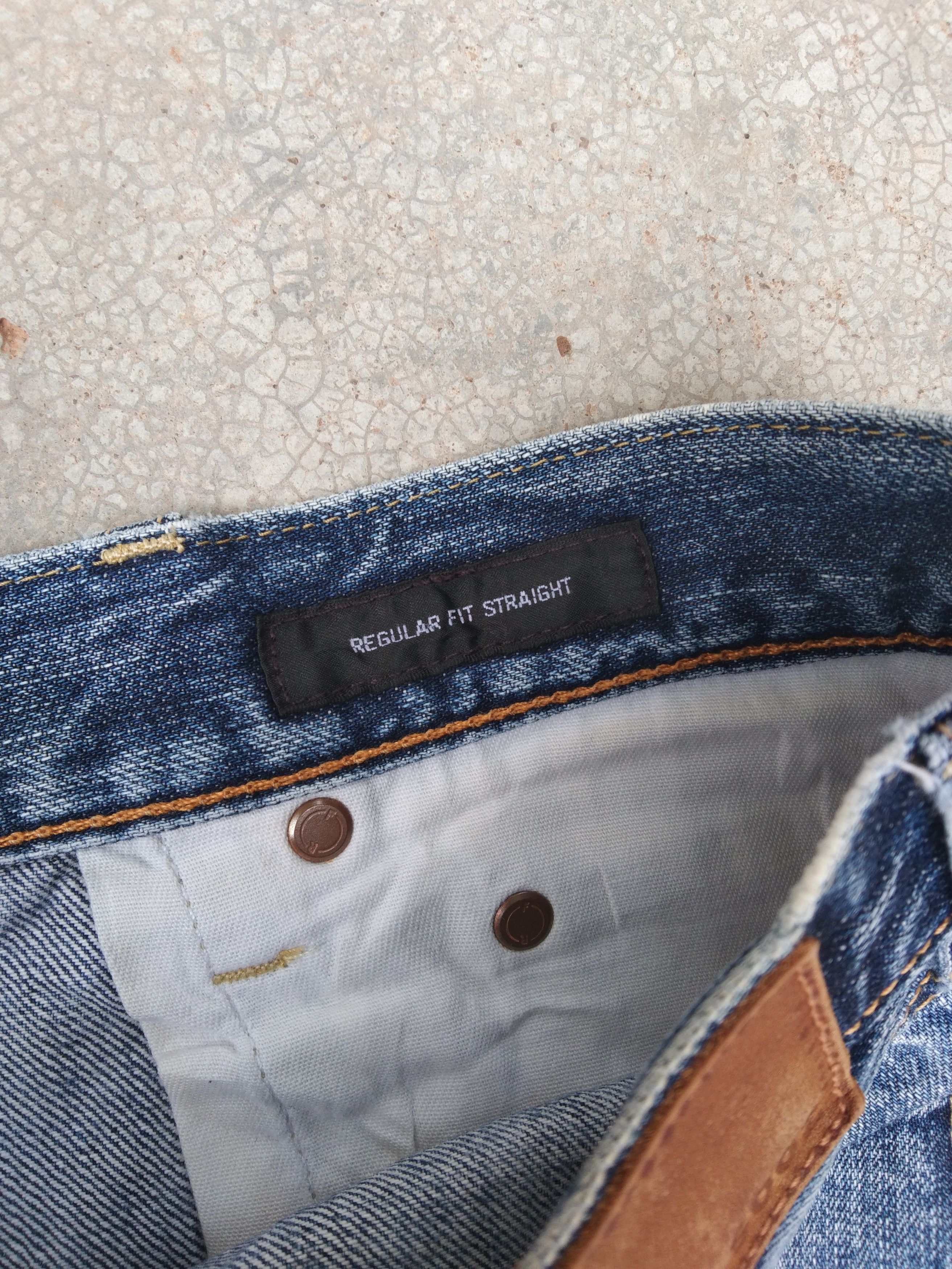 Japanese Brand Vintage Japanese Uniqlo S002 Faded Distressed Jeans 30x31 Size US 30 / EU 46 - 8 Thumbnail