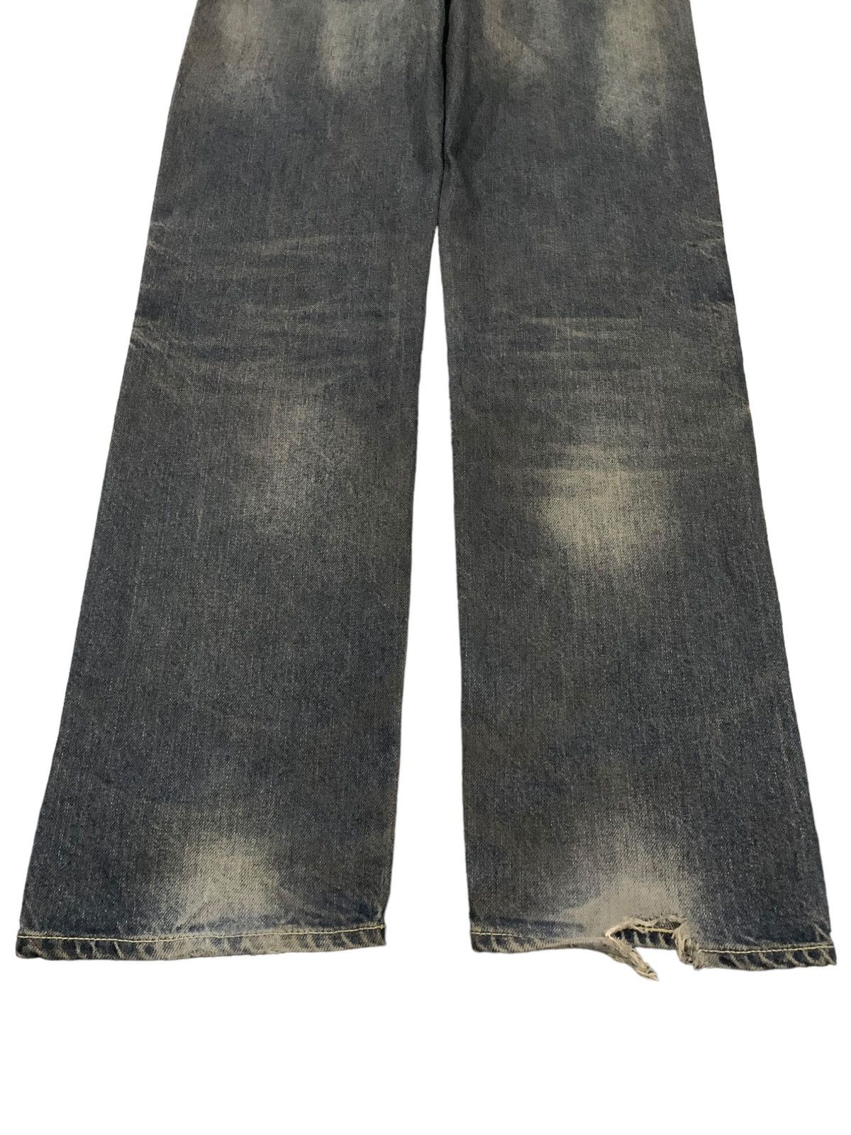 GU × Undercover Vintage Japanese Brand GU Dark Mud Washed Loose Ripped Jeans Size US 33 - 13 Thumbnail