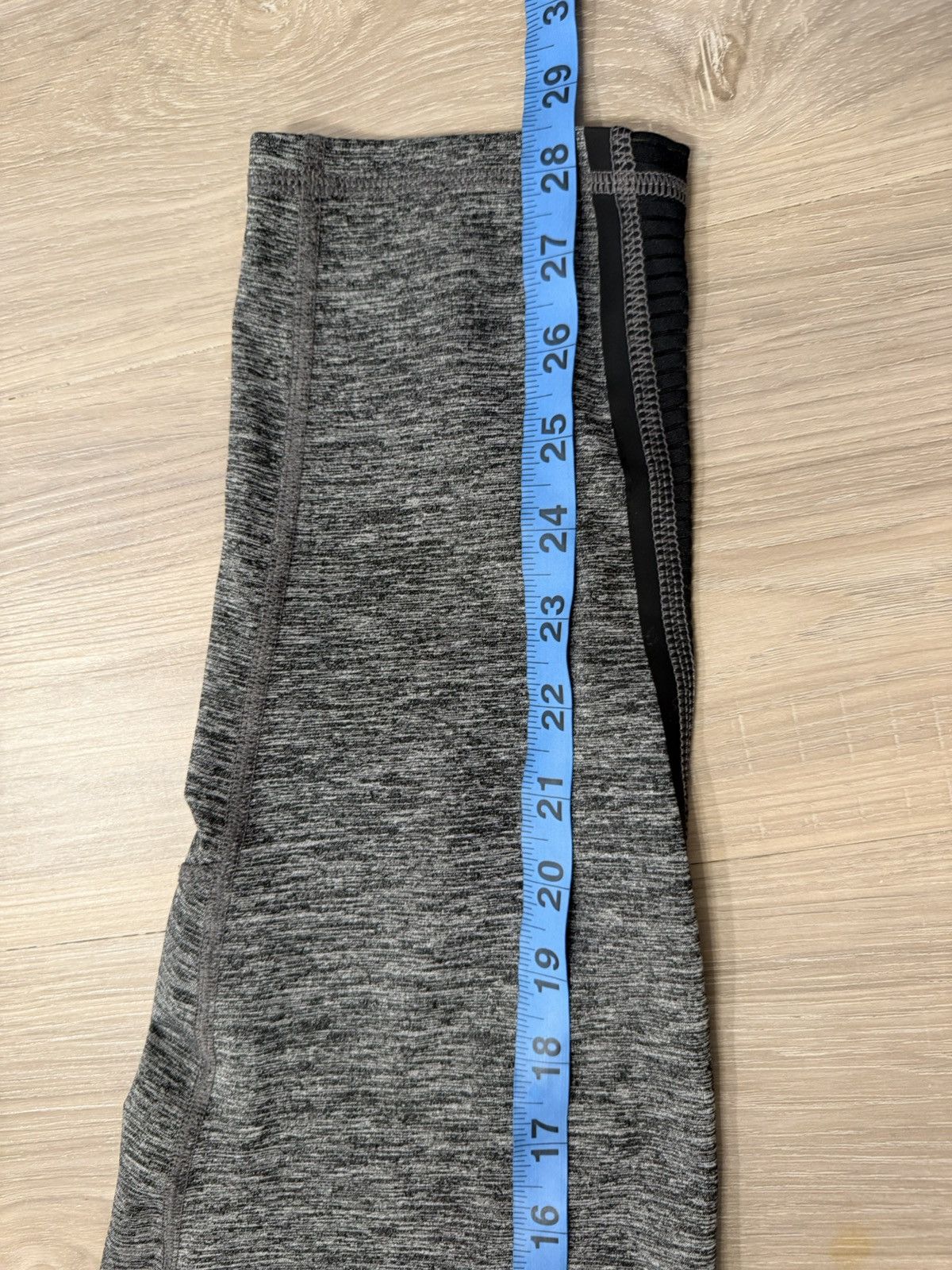 Champion Champion (Size M) Size 30" / US 8 / IT 44 - 4 Thumbnail