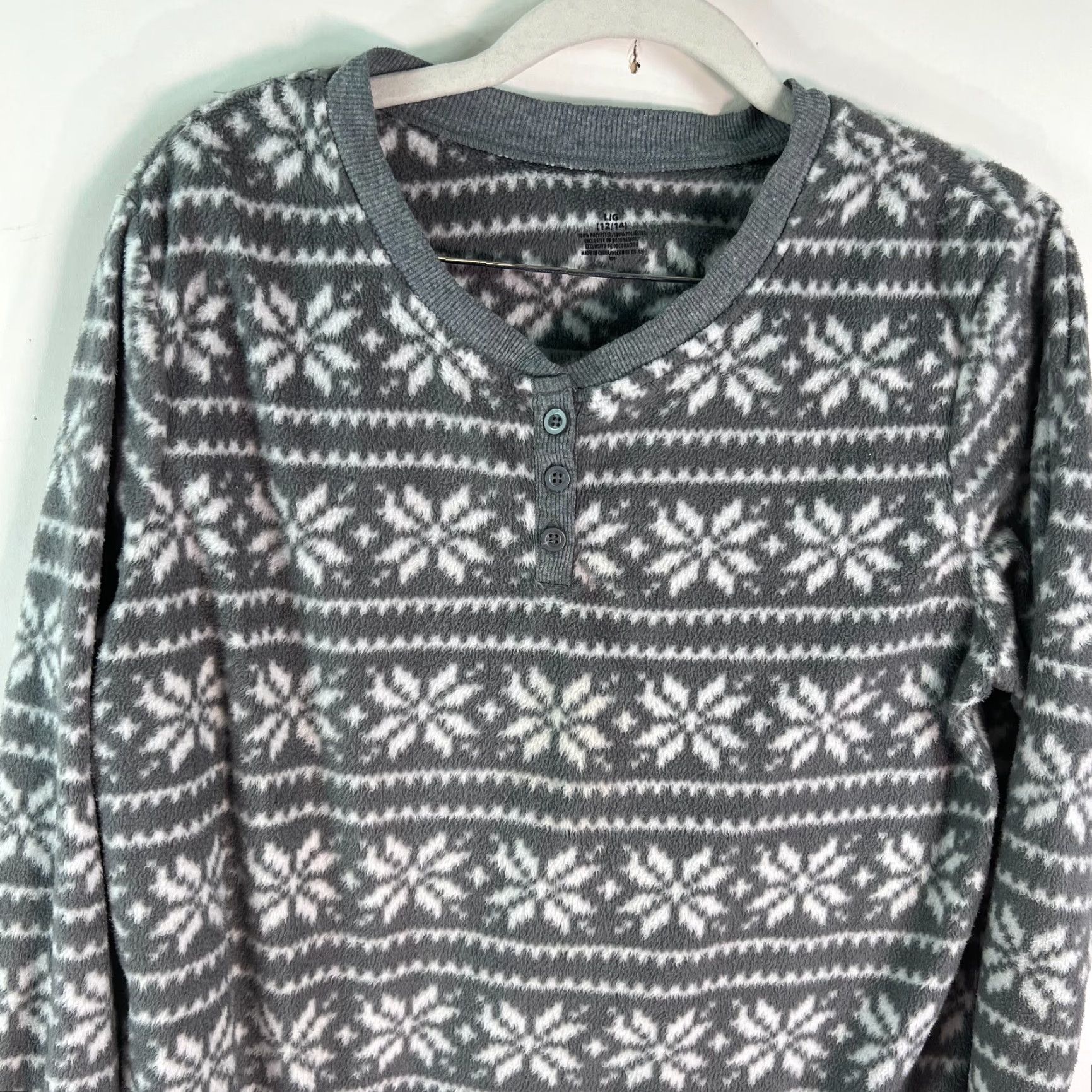 Vintage Snowflake Fleece Henley Top Tapered Leg Gray Pajama Set Size L Womens Size L / US 10 / IT 46 - 3 Thumbnail