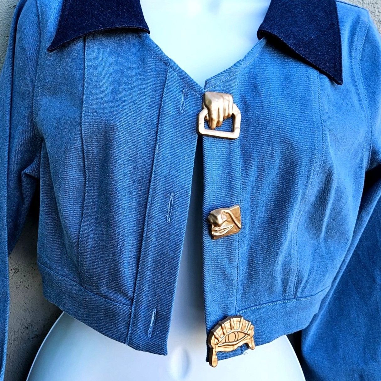 Other Oops Blue Cropped Denim Jacket Sculptural Gold Buttons Size Size S / US 4 / IT 40 - 2 Thumbnail