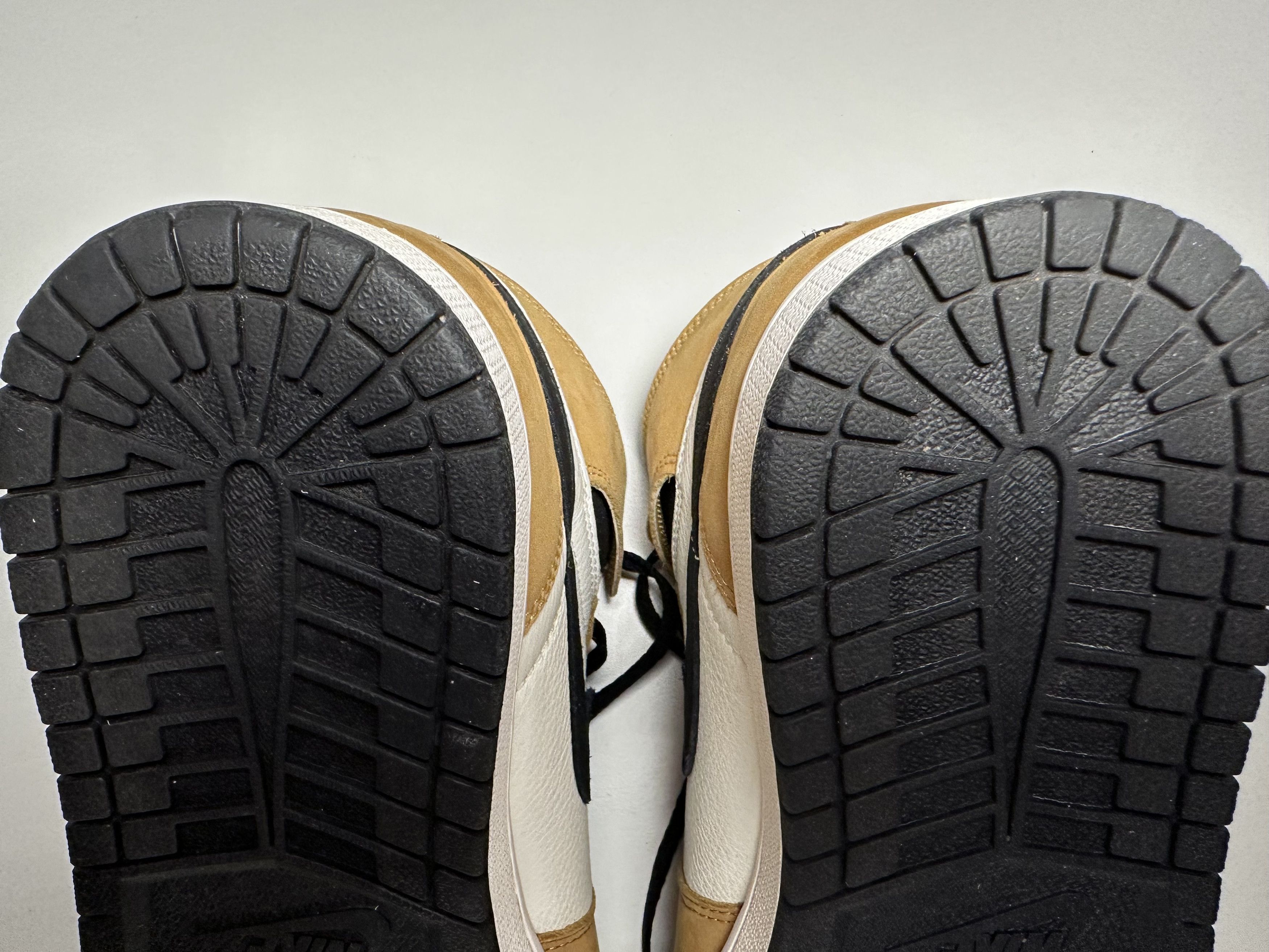 Jordan Brand Nike Air Jordan 1 High Rookie of the Year Size US 11 / EU 44 - 7 Thumbnail