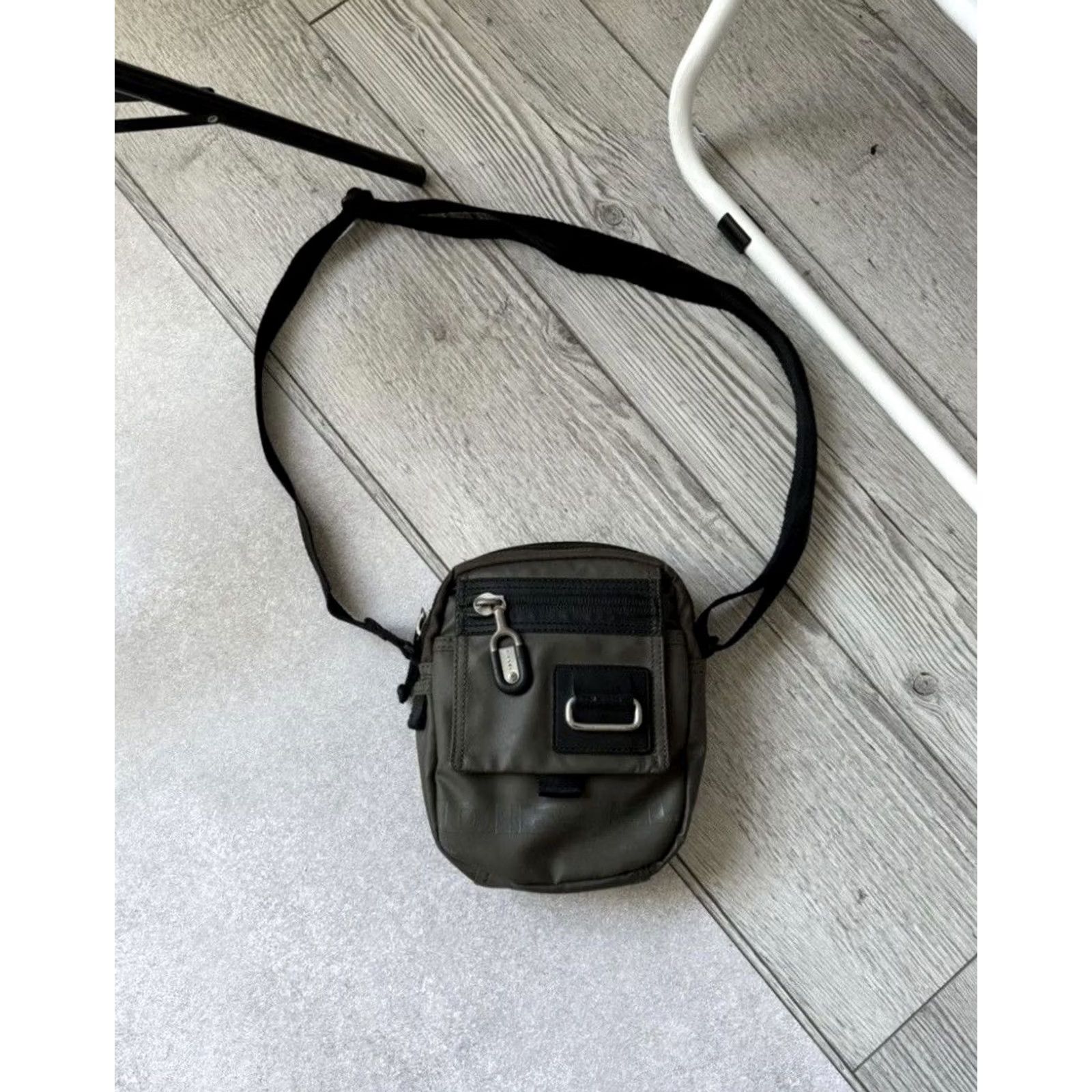 Diesel VINTAGE Diesel Shoulders Crossbody Bag Green Leather 90s Y2K Crossbody Mens Bag Vintage 90s Streetwear USA Japan Army City Leather Green Diesel Size ONE SIZE - 2 Thumbnail