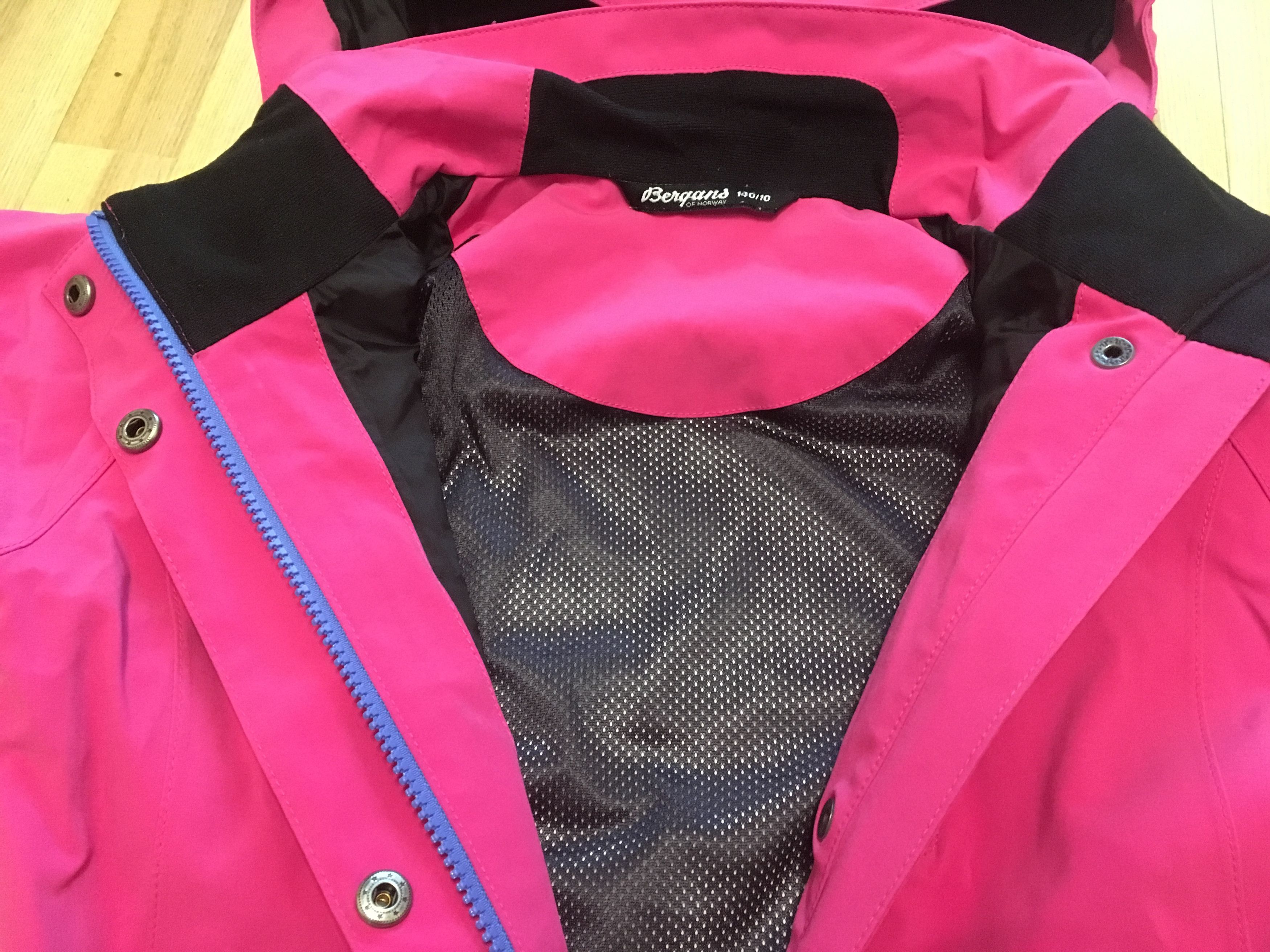 Bergans of Norway Bergans of Norway Raincoat 140(10) Size XXS / US 00 / IT 34 - 2 Thumbnail