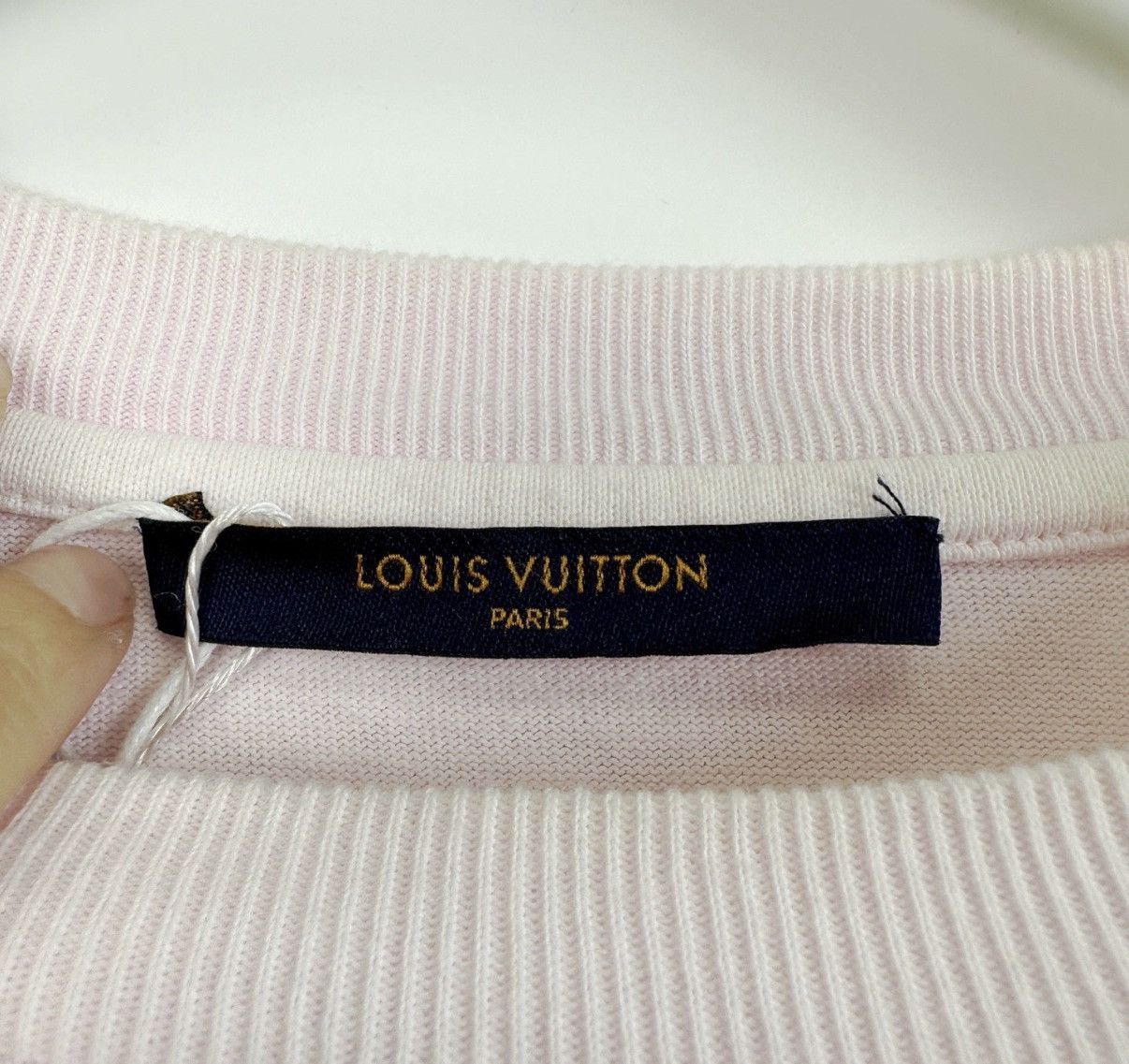 Louis Vuitton Louis Vuitton Pink Chest Pocket Short Sleeve T-shirt K12 Size XS / US 0-2 / IT 36-38 - 4 Thumbnail