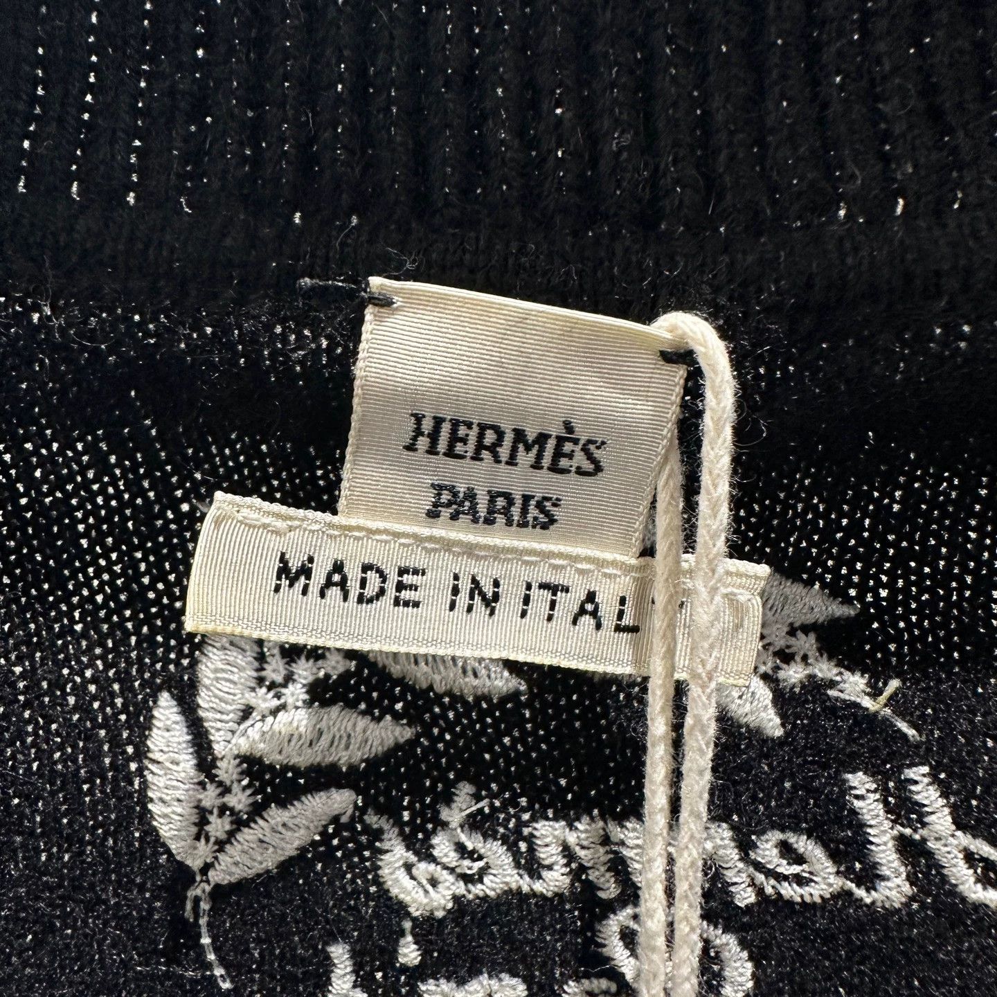 Hermes Hermes Women's Cashmere Pig Nose Buckle Sweater Size 36 Size XS / US 0-2 / IT 36-38 - 3 Thumbnail