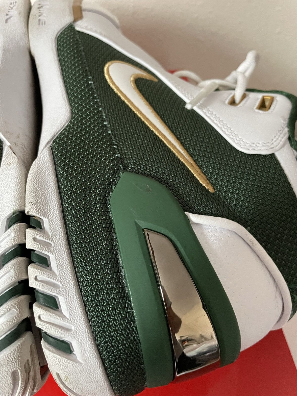 Nike Nike Air Zoom Generation Retro QS SVSM Lebron James 10.5 Size US 10.5 / EU 43-44 - 12 Thumbnail