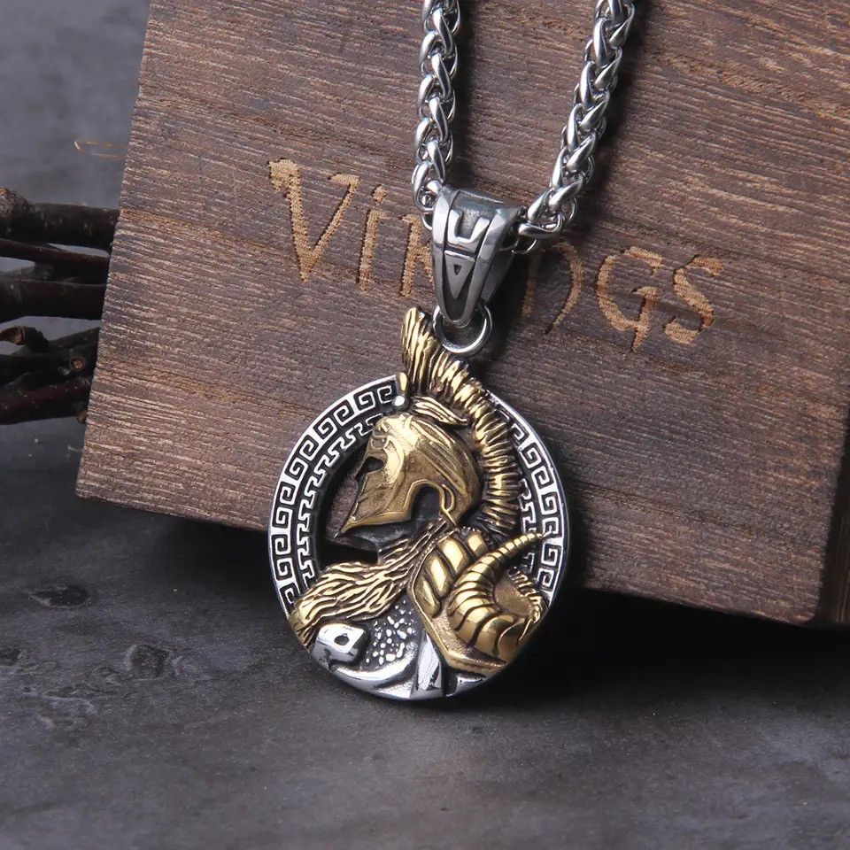 Jewelry × Vintage Never Fade Sparta Helmet pendant necklace Size ONE SIZE - 1 Thumbnail