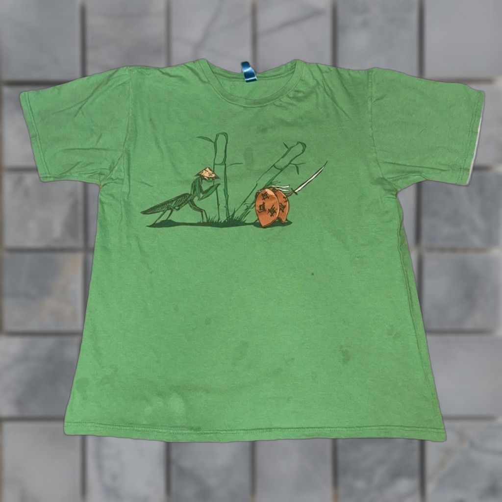 Praying Mantis Praying Mantis vs Ladybug Samurai Graphic T-Shirt Green Mens L Size US L / EU 52-54 / 3 - 1 Thumbnail