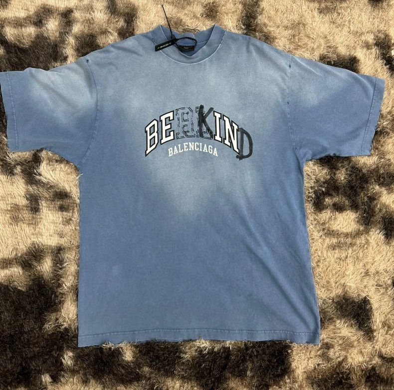 Balenciaga Balenciaga 23FW Berkind Gradient Blue Patch Tee Size US S / EU 44-46 / 1 - 1 Thumbnail