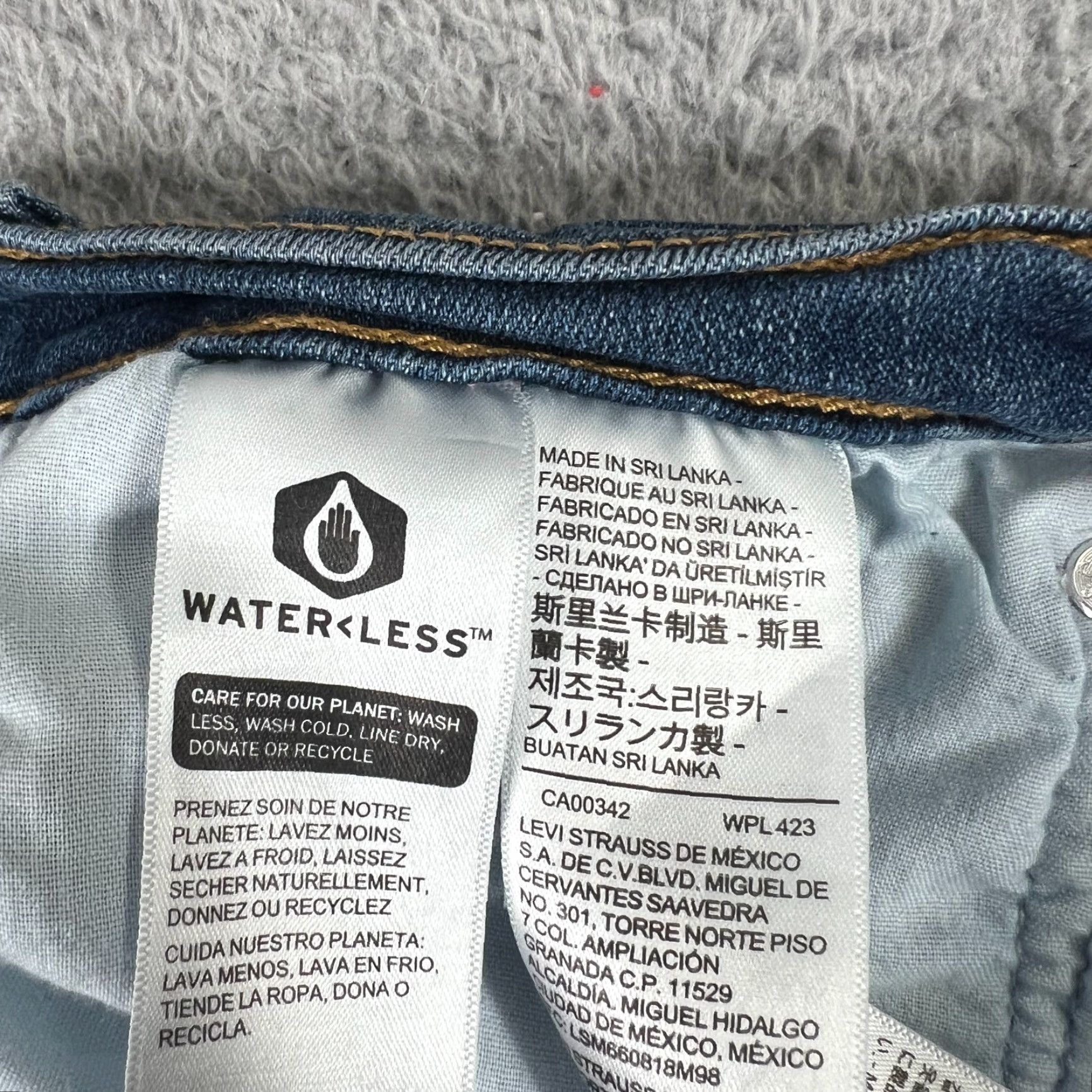 Levi's Levi's Jeans Shorts Women’s 30 Denim Cut-Off Distressed 3" Inseam High Rise blue 5-Pocket N/A Size 30" / US 8 / IT 44 - 6 Thumbnail
