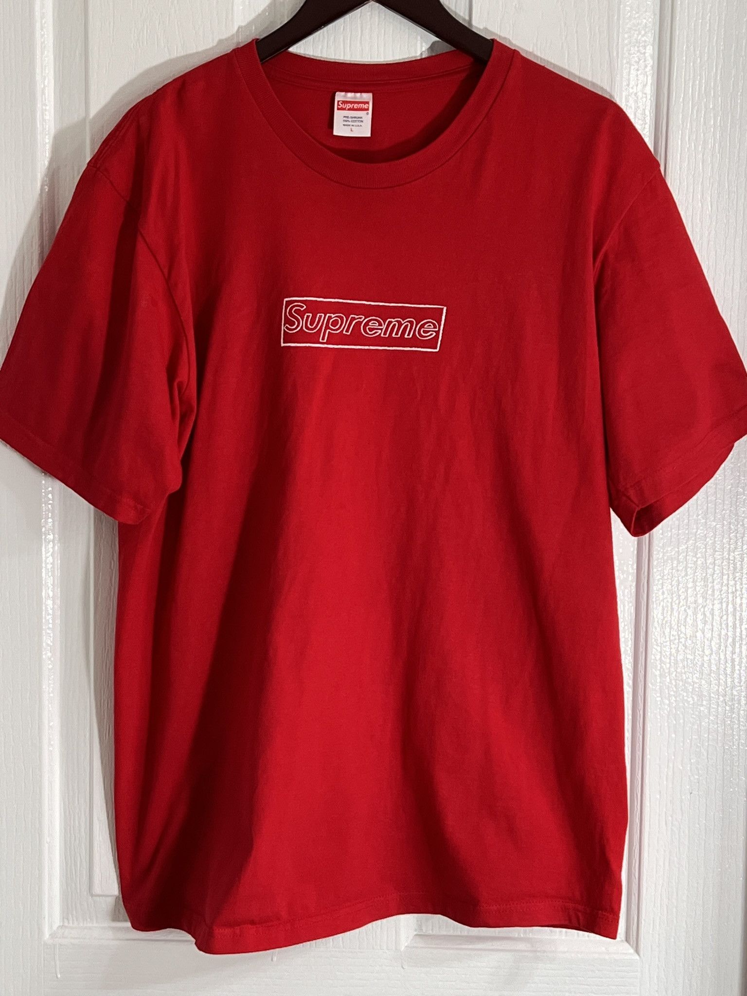 Supreme SUPREME x KAWS Chalk Logo Tee Shirt Red Large SS21 Size US L / EU 52-54 / 3 - 1 Thumbnail