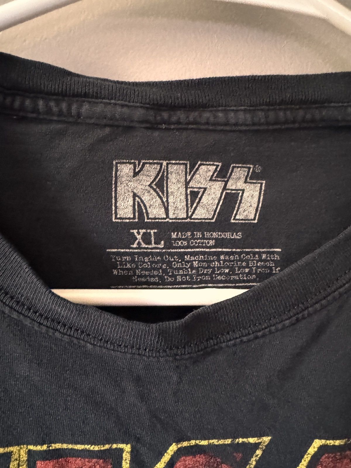 KISS KISS World Tour 1977 Vintage Tee Size US XL / EU 56 / 4 - 3 Thumbnail