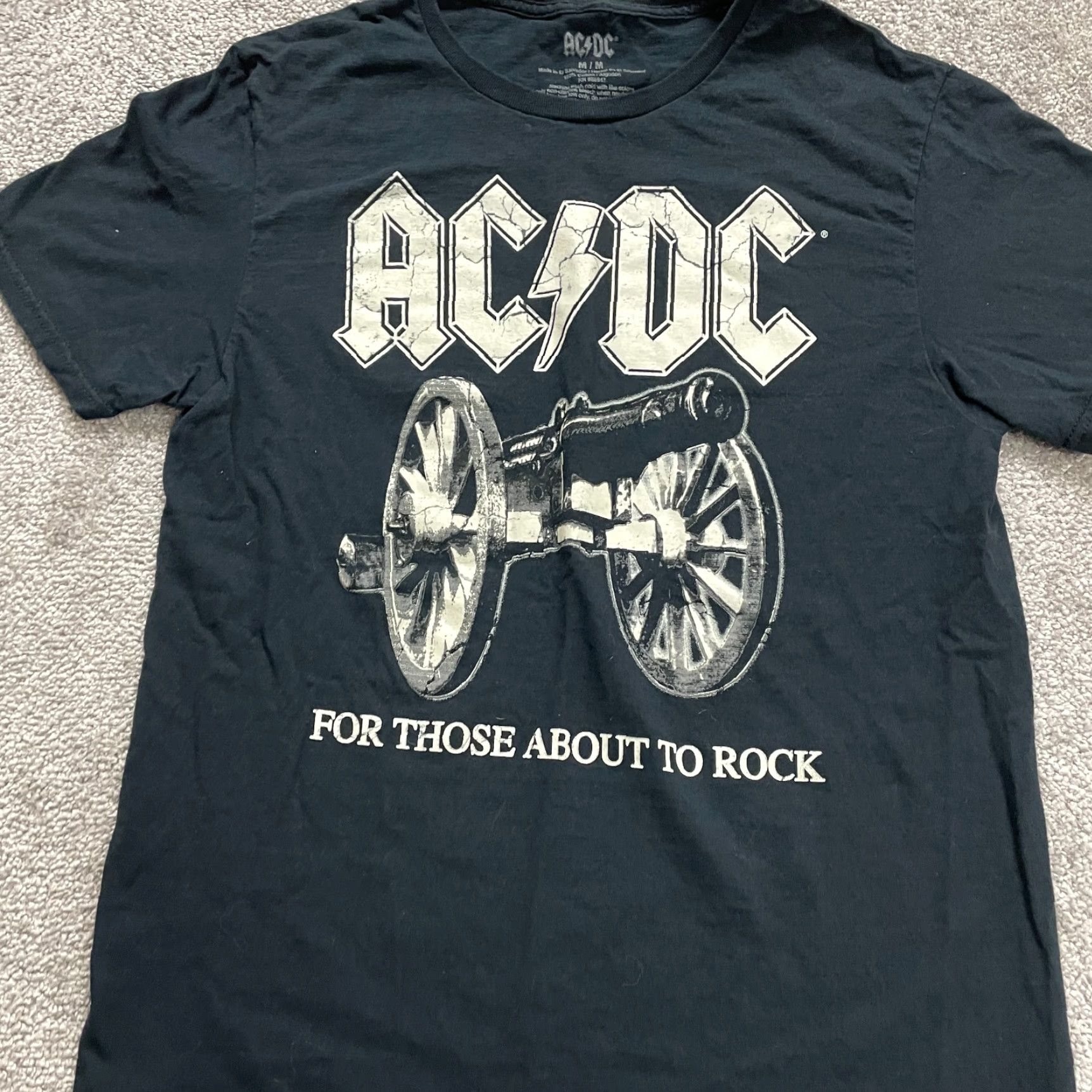 Vintage ACDC Crew Neck T-Shirt Unisex Medium Black Graphic Short Sleeve 100% Cotton Tee Size US M / EU 48-50 / 2 - 3 Thumbnail