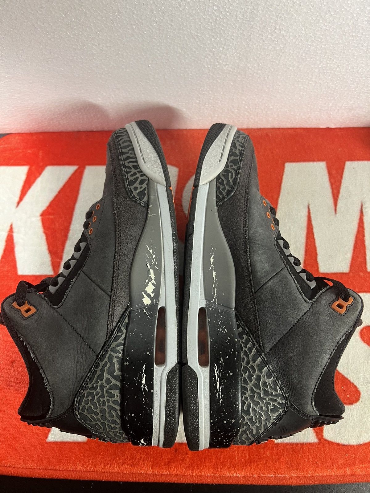 Jordan Brand Air Jordan 3 Retro “Fear” 2013 Size US 9.5 / EU 42-43 - 4 Thumbnail