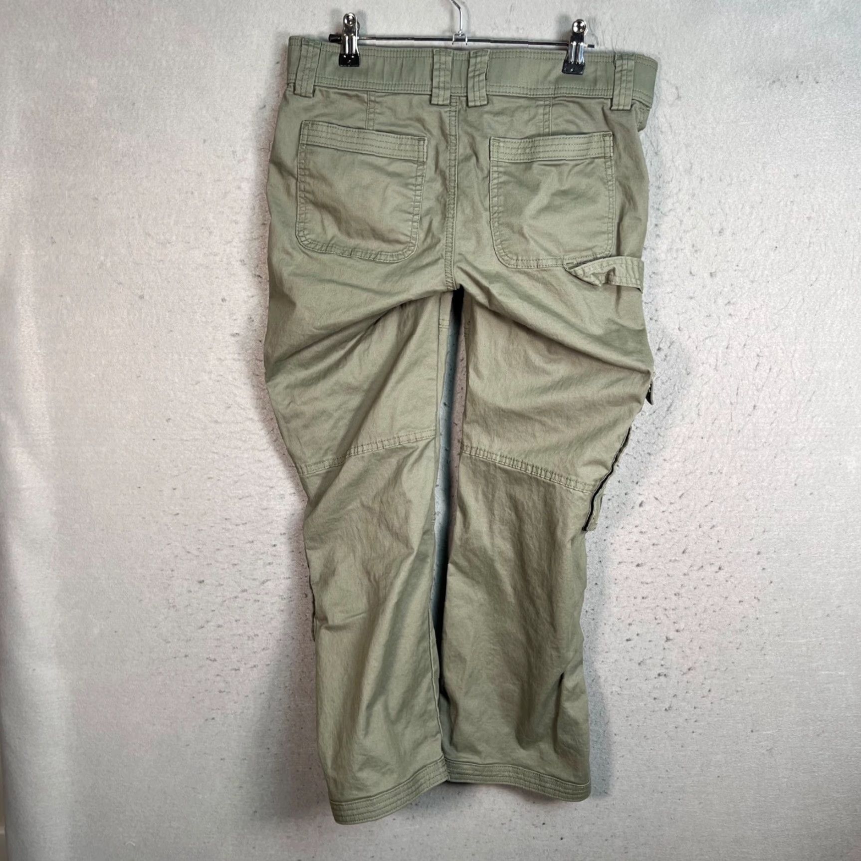 Abercrombie & Fitch Abercrombie & Fitch Maternity Womens 25 / Os Olive Green Cargo Pants Size 42" / US 20 - 2 Thumbnail