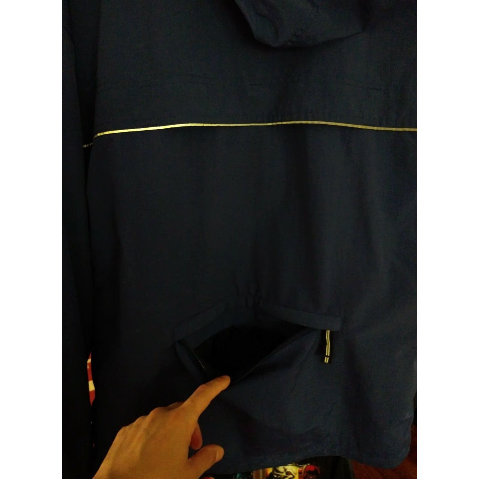 Gap VINTAGE Gap Jacket Zip Up Windbreaker Cargo Pocket Nylon Reflective Back Vent L Y2K Blue Size US L / EU 52-54 / 3 - 4 Thumbnail