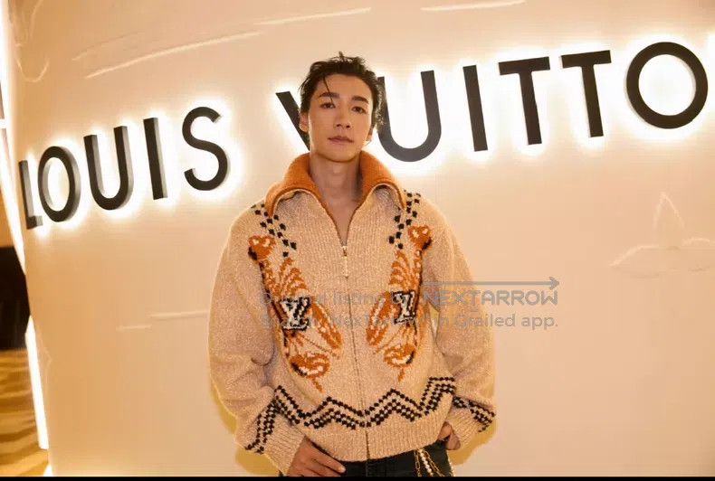 Louis Vuitton Louis Vuitton Knitted jacquard zip jacket Size US S / EU 44-46 / 1 - 8 Thumbnail