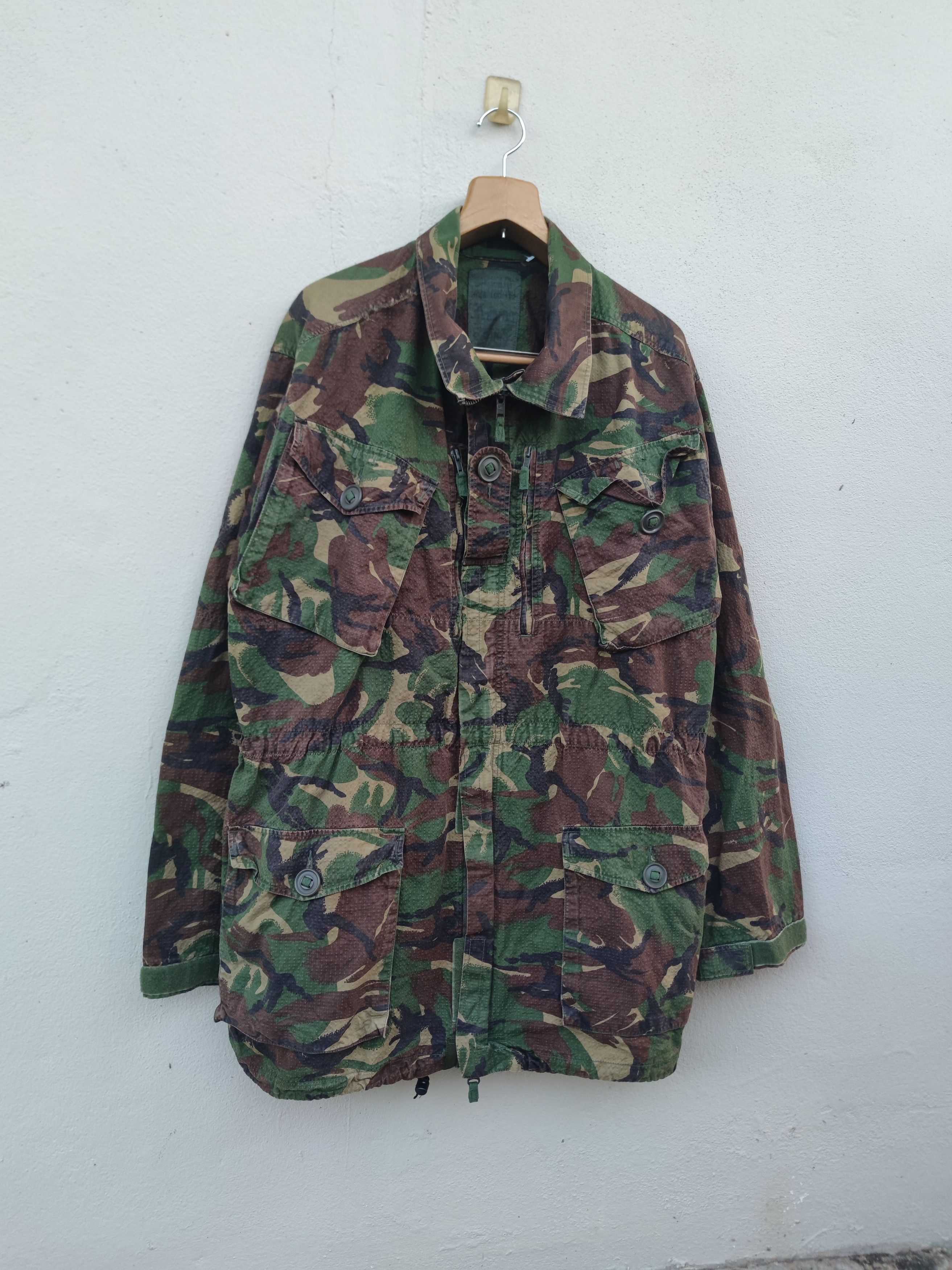 Vintage Vintage British Army DPM Camouflage Jacket Size US XL / EU 56 / 4 - 5 Thumbnail