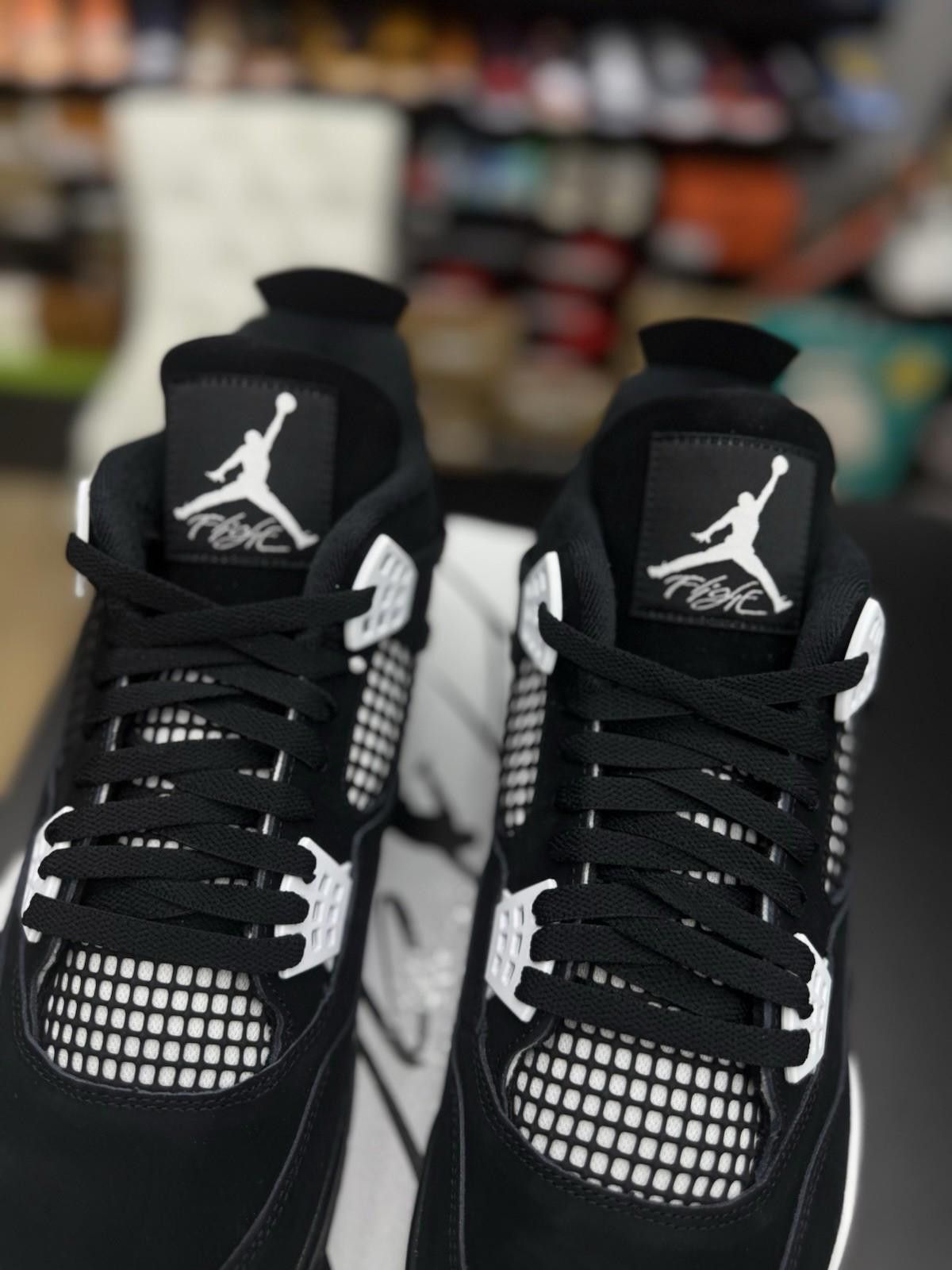 Jordan Brand Nike Air Jordan 4 Retro White Thunder FQ8138-001 Men’s (13) Size US 13 / EU 46 - 6 Thumbnail