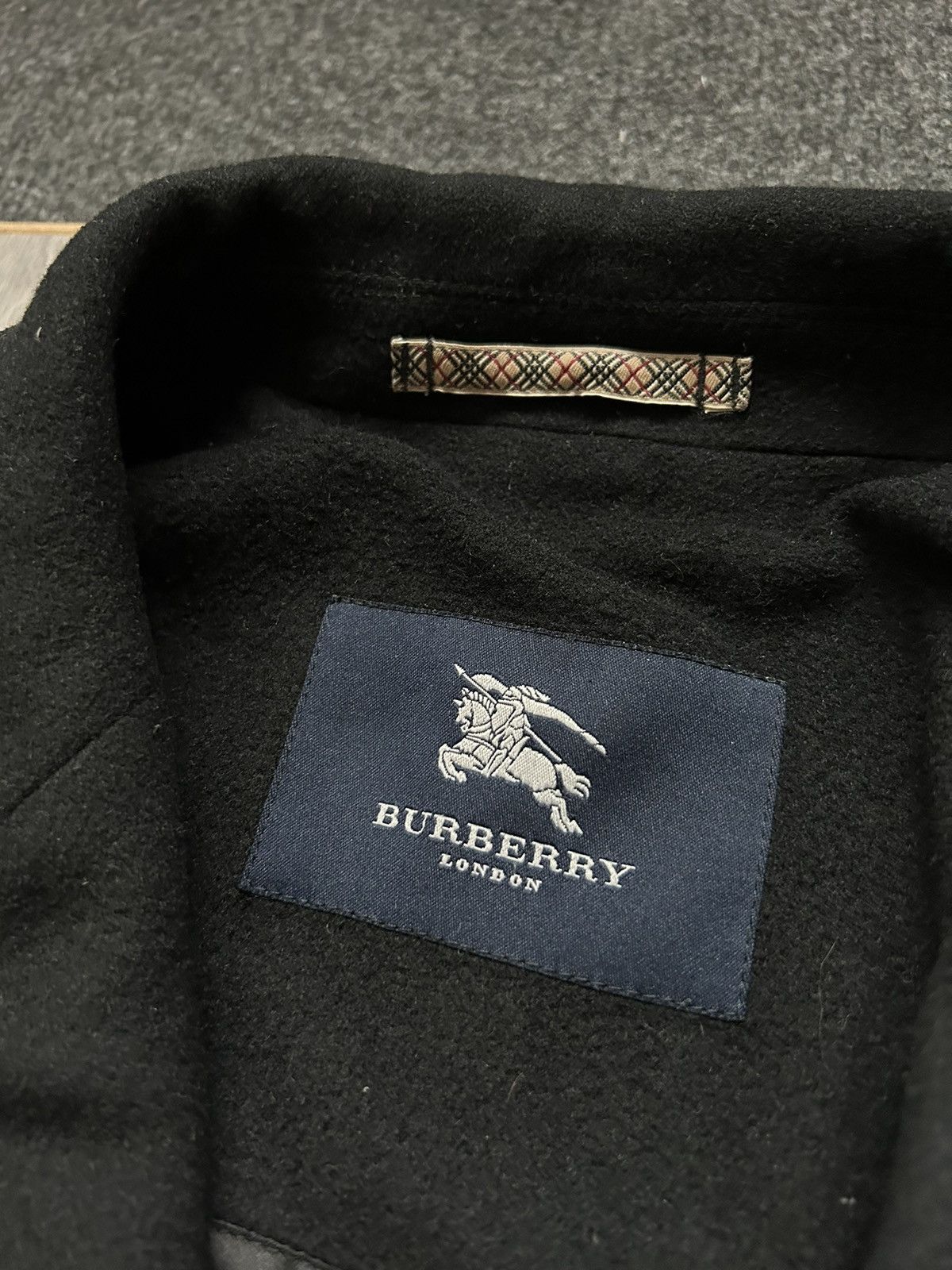 Burberry × Vintage Coat Burberry Cashmere 🔘 Vintage 🔘 Casual, OldMoney 🔘 Size US L / EU 52-54 / 3 - 2 Thumbnail
